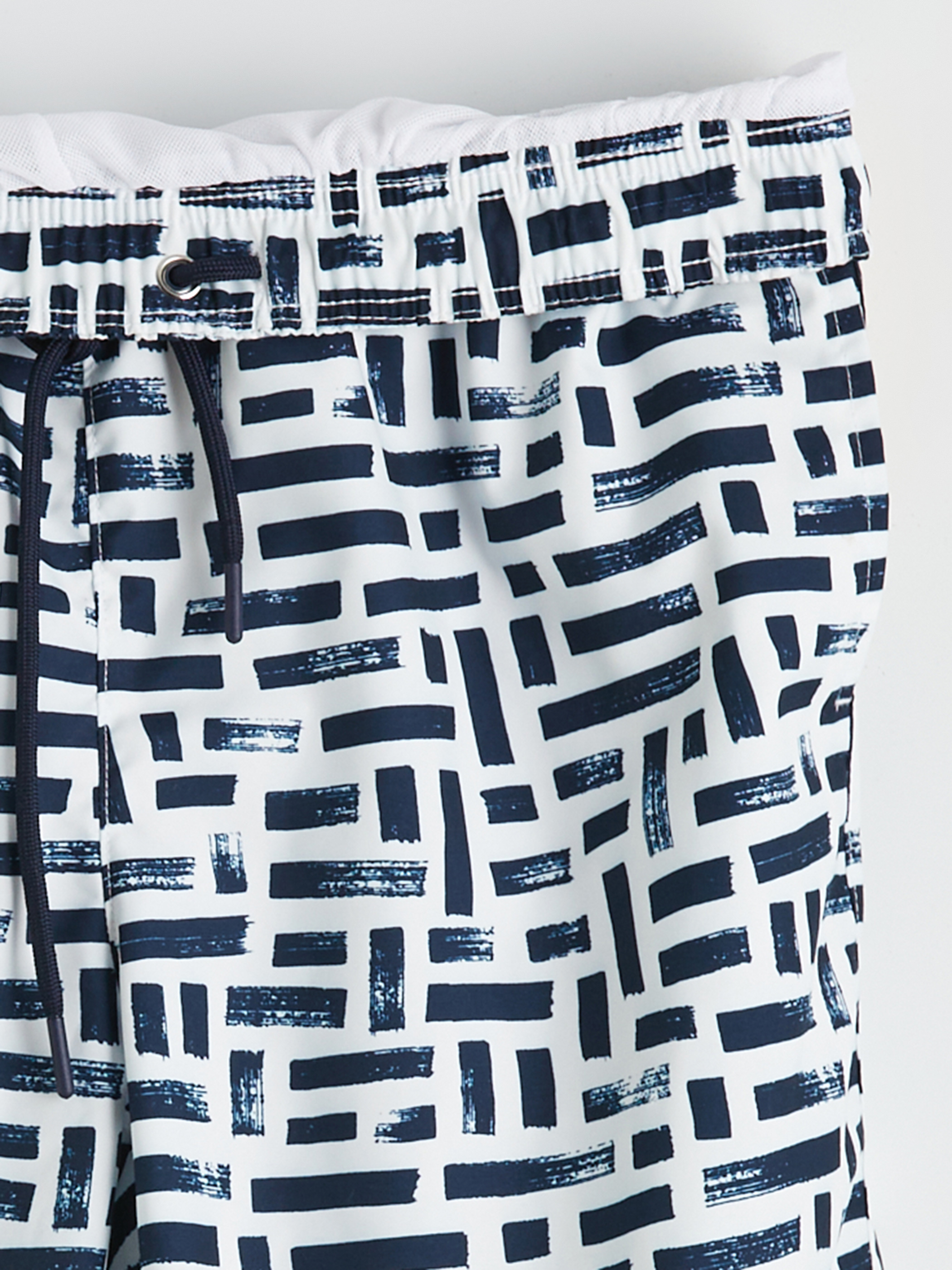 LCW SWIMWEAR Diz Hizası Boy Desenli Erkek Deniz Şortu görsel 2