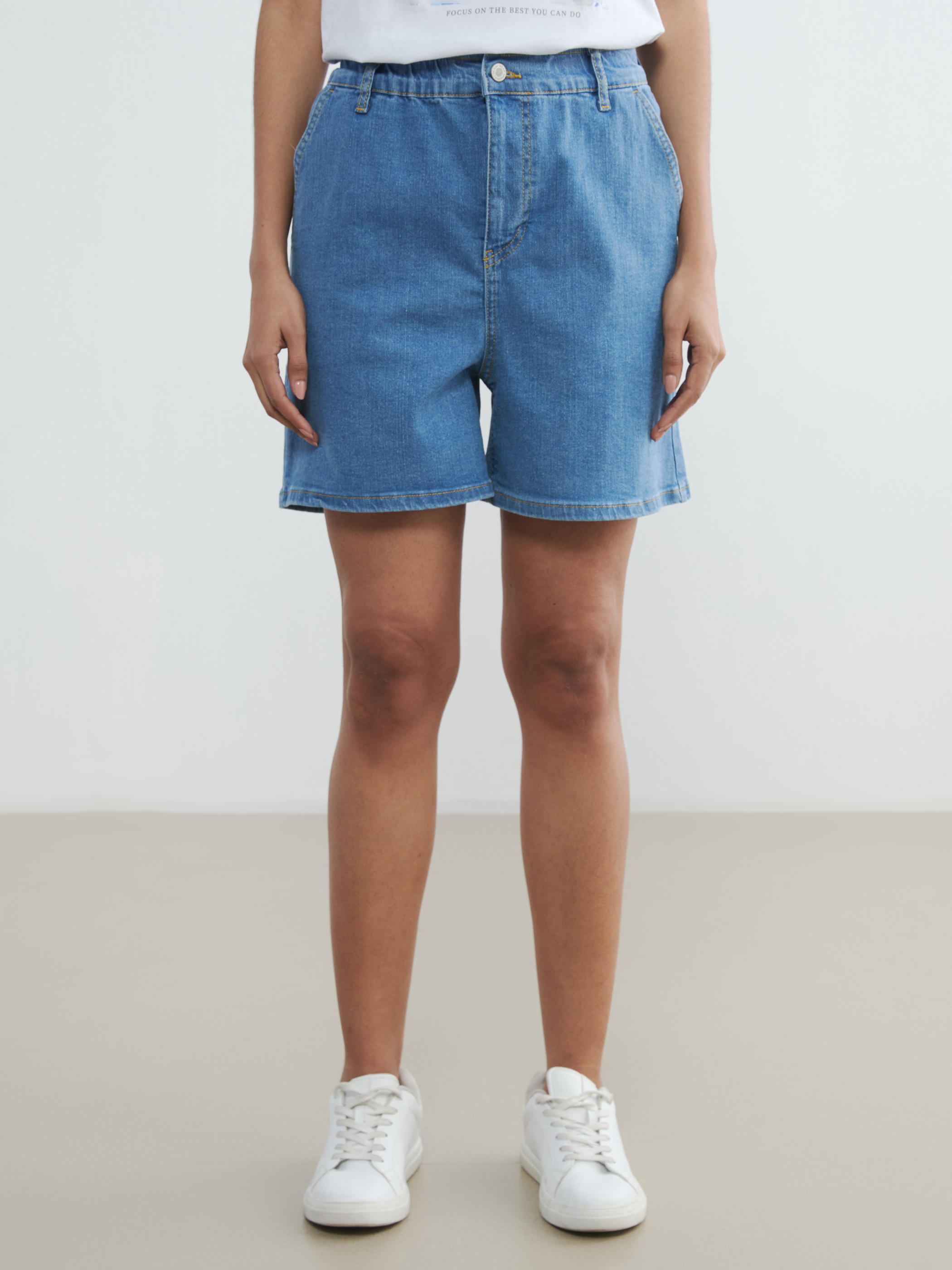 LC WAIKIKI Loose Fit Kadın Jean Şort görsel 2