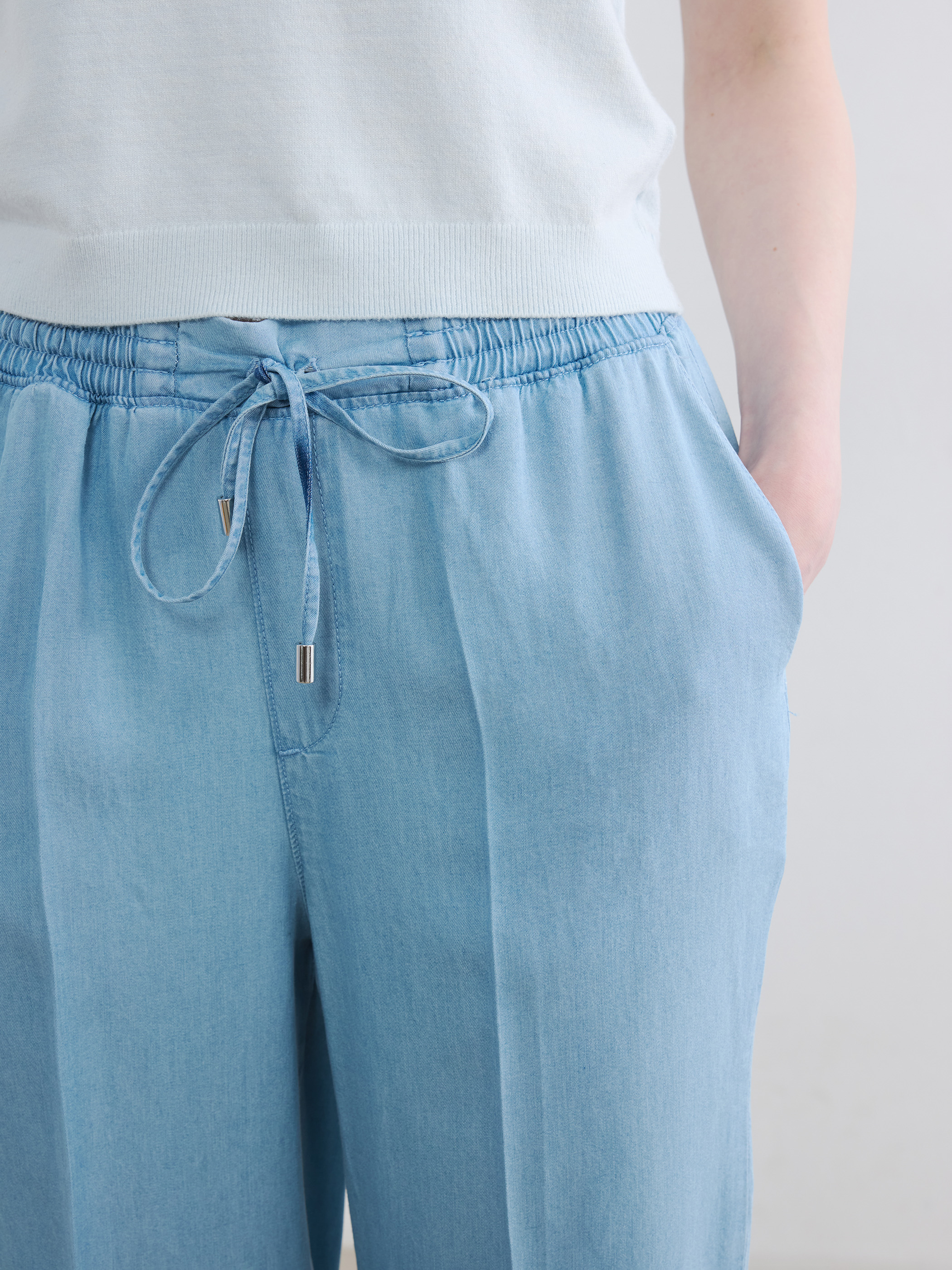 LCW Modest Beli Lastikli Mom Fit Kadın Jean Pantolon görsel 3