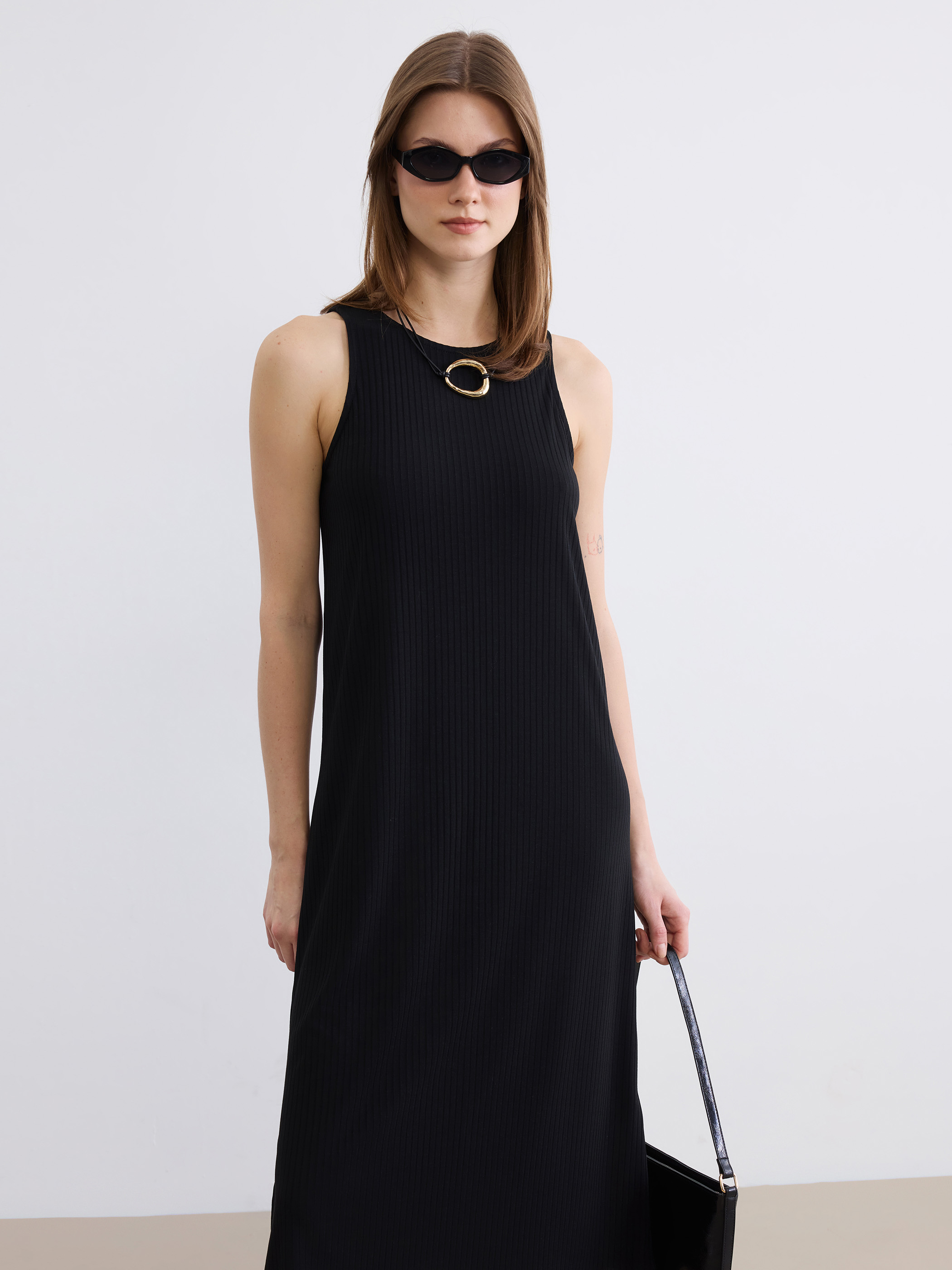 LCW Comfort Bisiklet Yaka Yırtmaçlı Bodycon Elbise