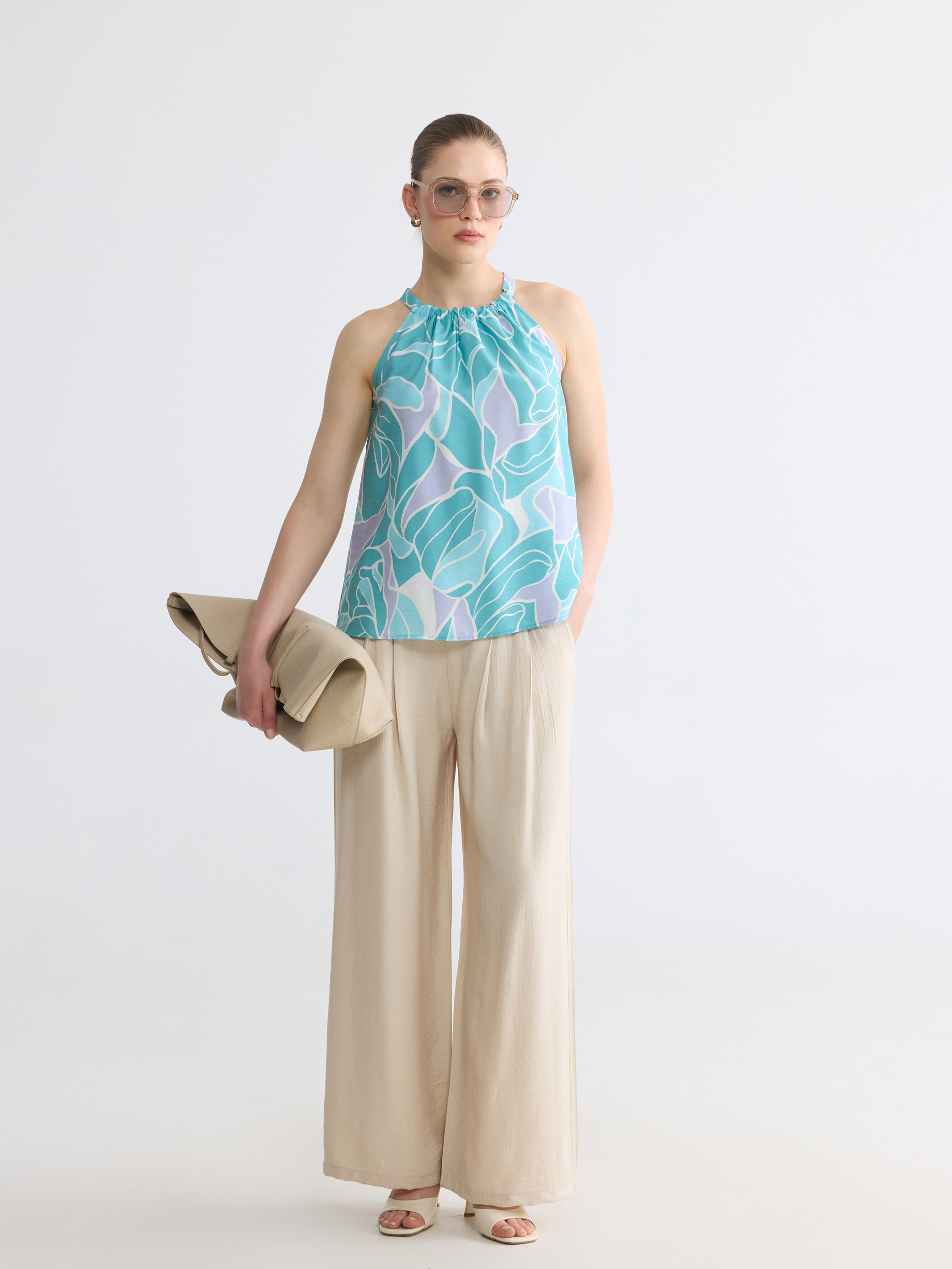 LCW Comfort Halter Yaka Desenli Bluz görsel 2