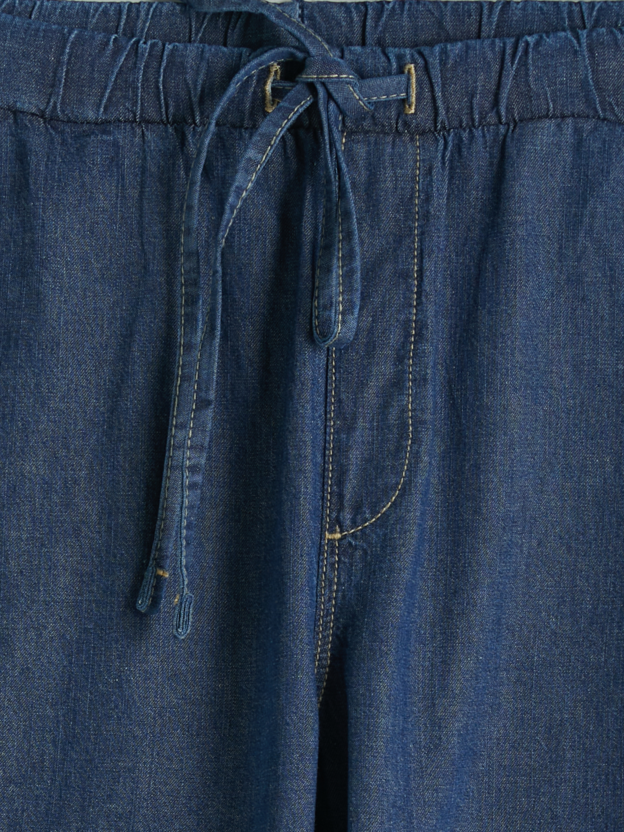LCWAIKIKI Classic Beli Lastikli Wideleg Kadın Jean Pantolon görsel 4