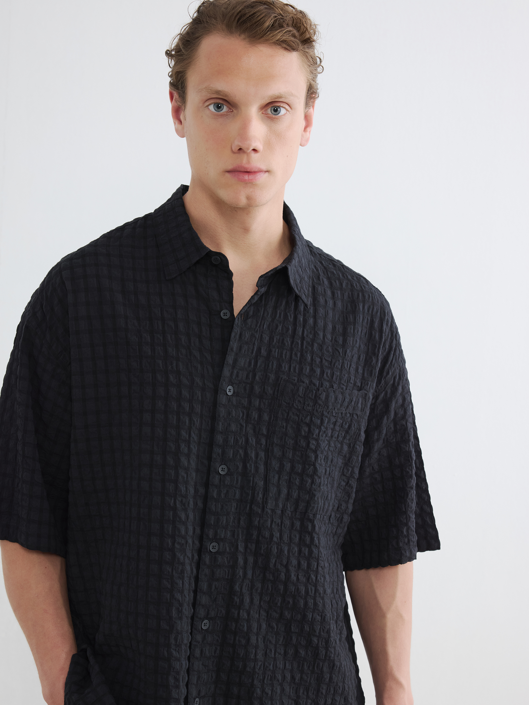 LCW Vision Regular Fit Erkek Dokulu Gömlek