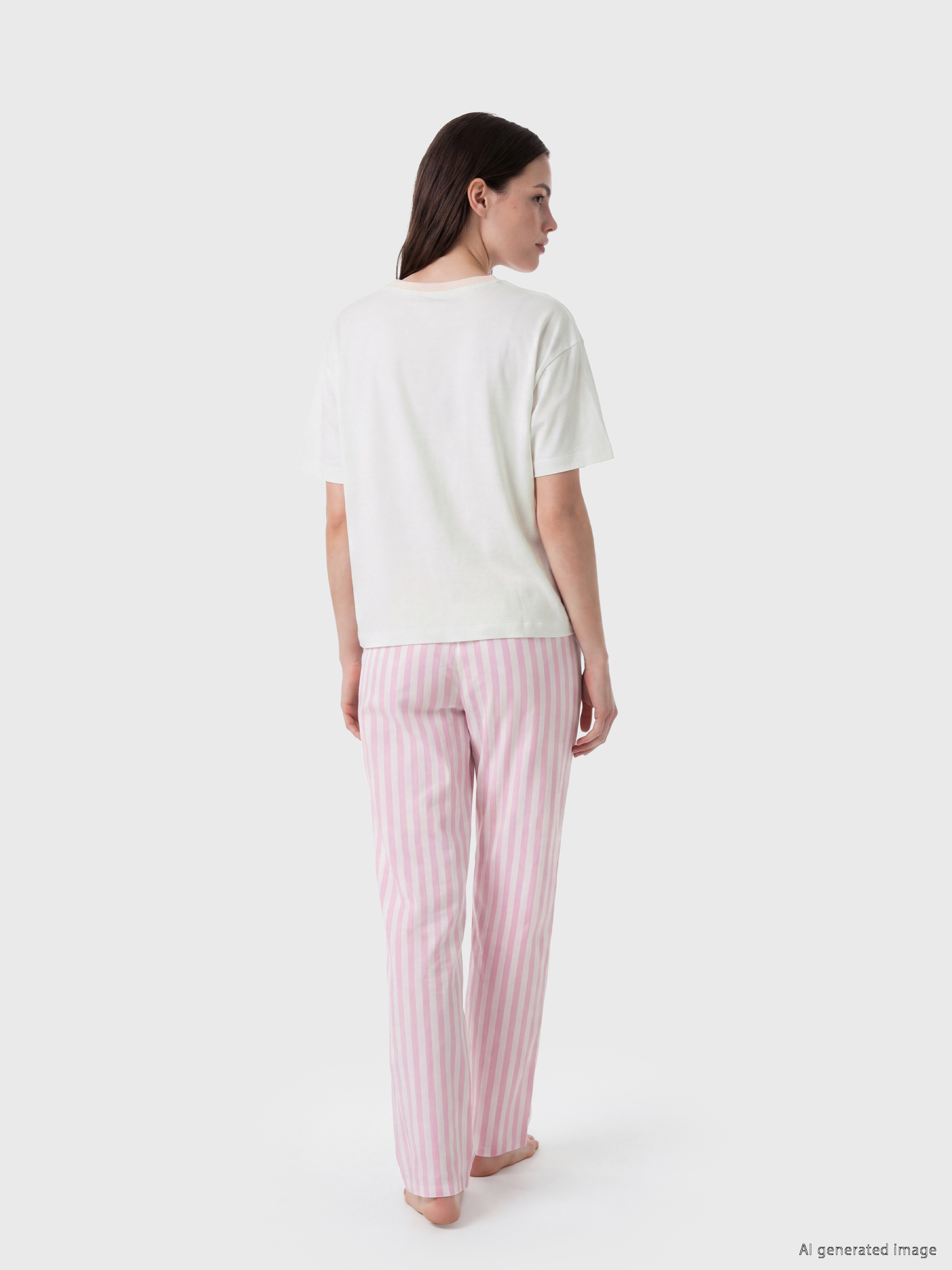 LCW Young Bisiklet Yaka Baskılı Kadın Pijama Takımı görsel 4