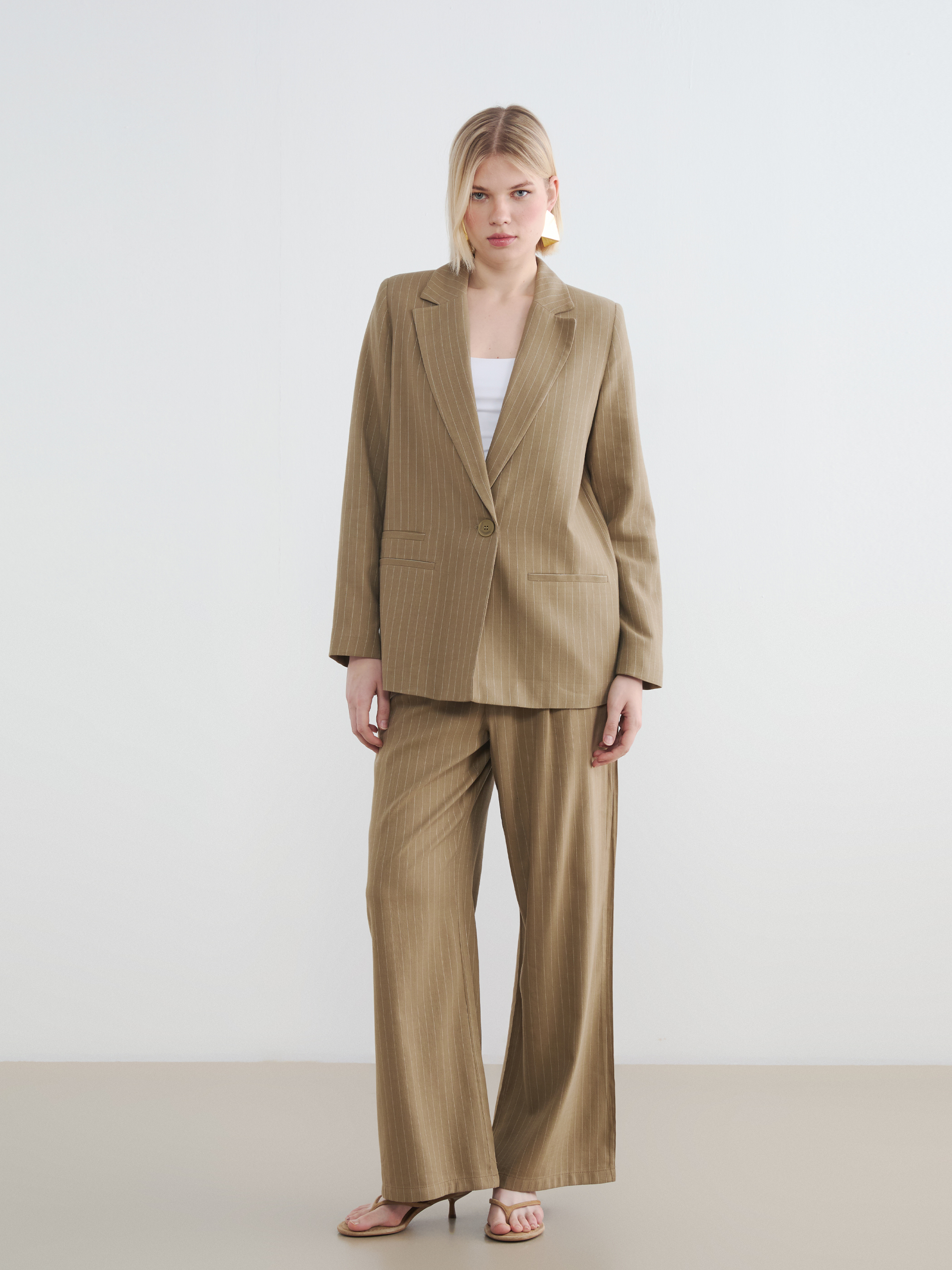 LCW Vision Çizgili Keten Karışımlı Kadın Blazer Ceket görsel 2