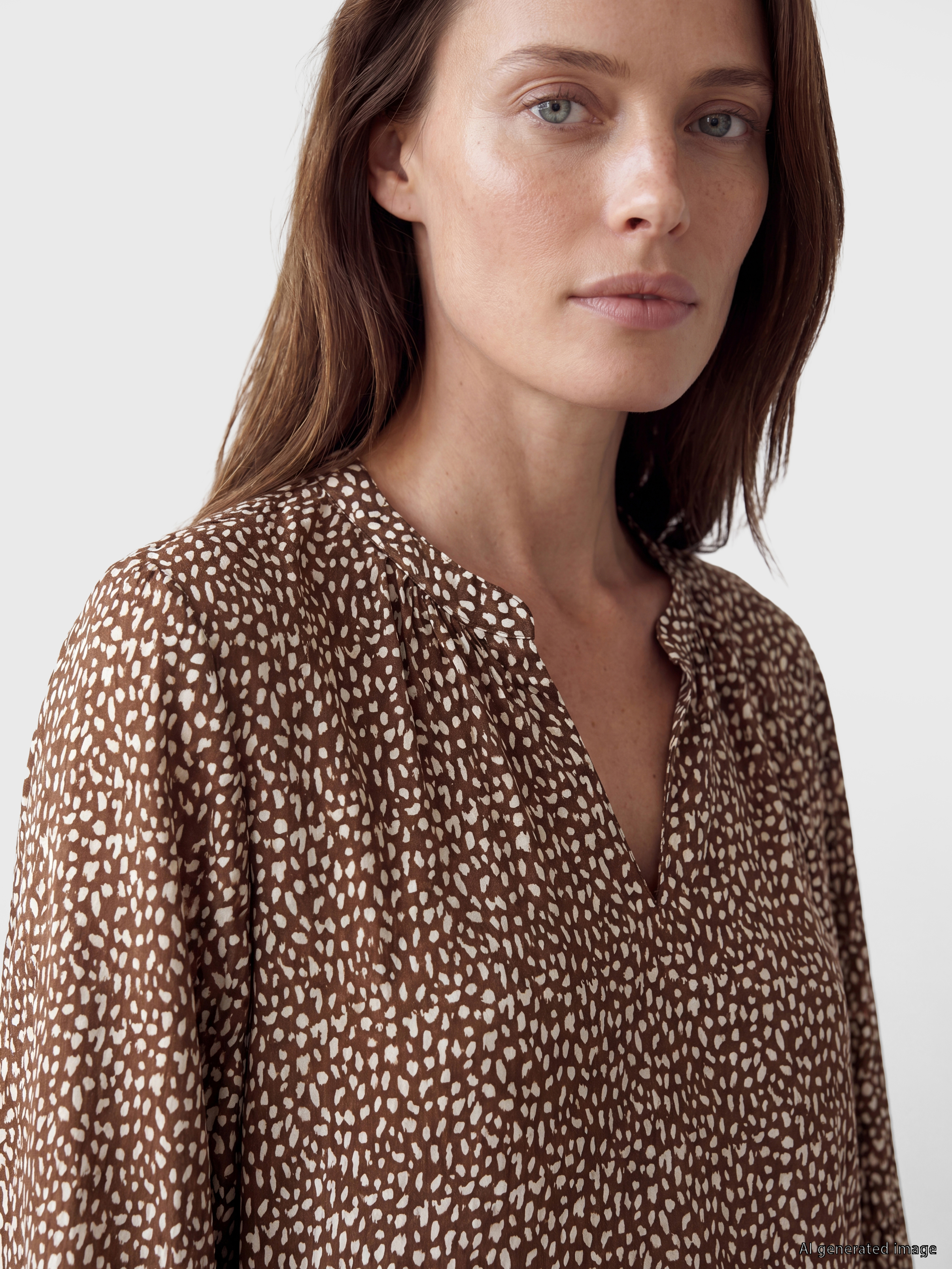 LCW Grace Kaçık Yaka Leopar Desenli Bluz görsel 3
