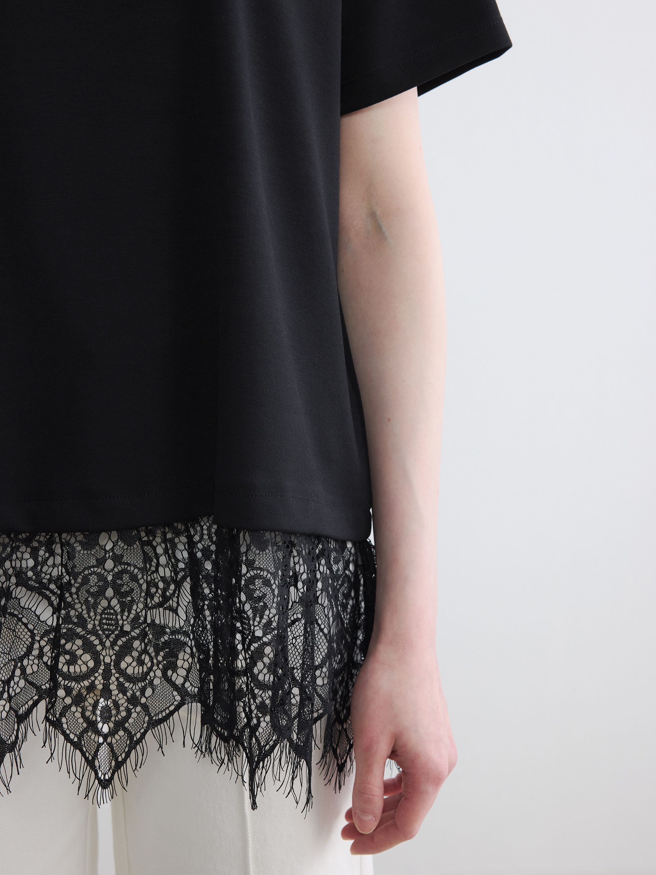 LCW Modest Dantel Detaylı Soft Touch Kadın Tişört görsel 3