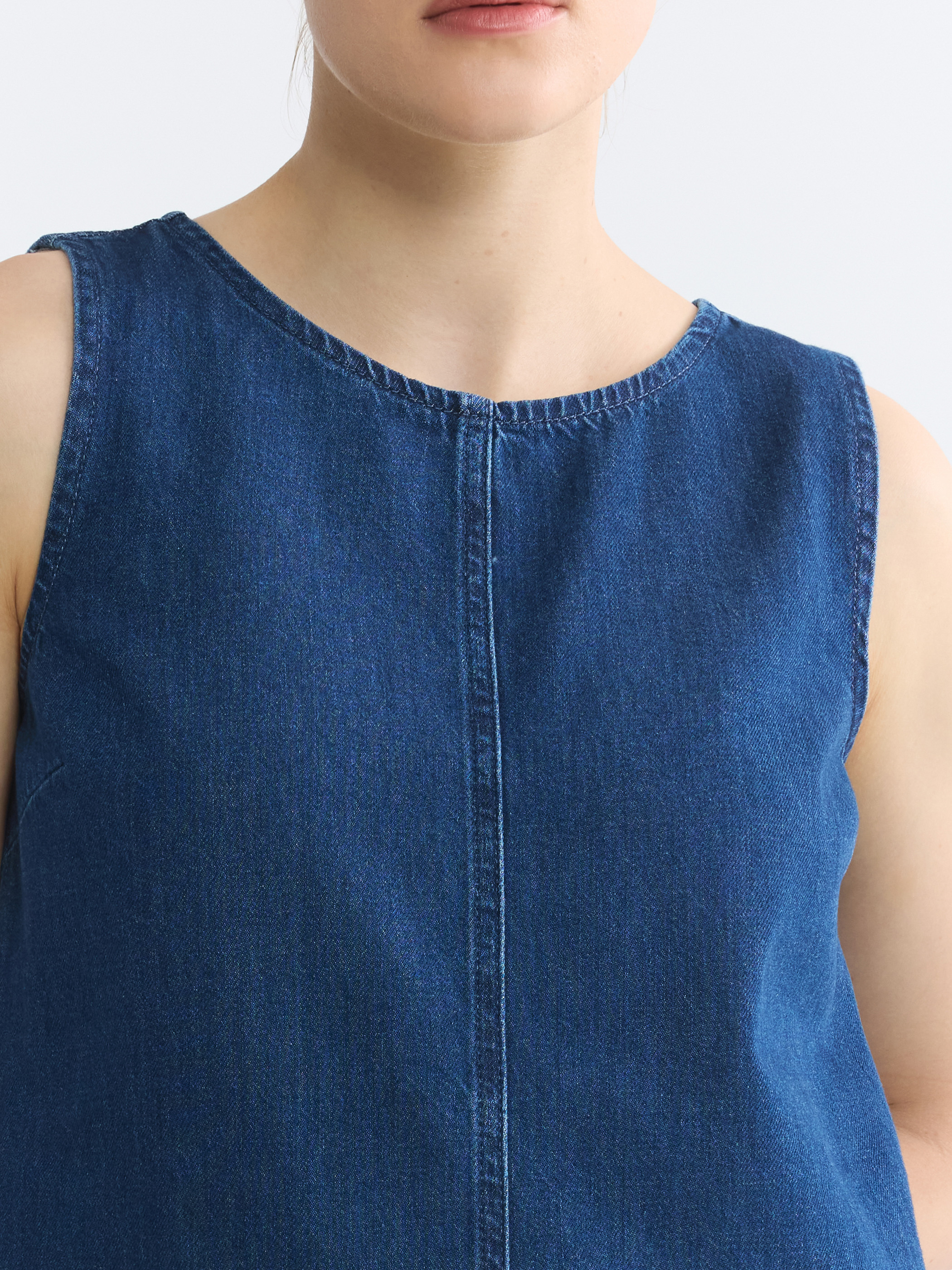 LCW Comfort Bisiklet Yaka Mini Jean Elbise görsel 3