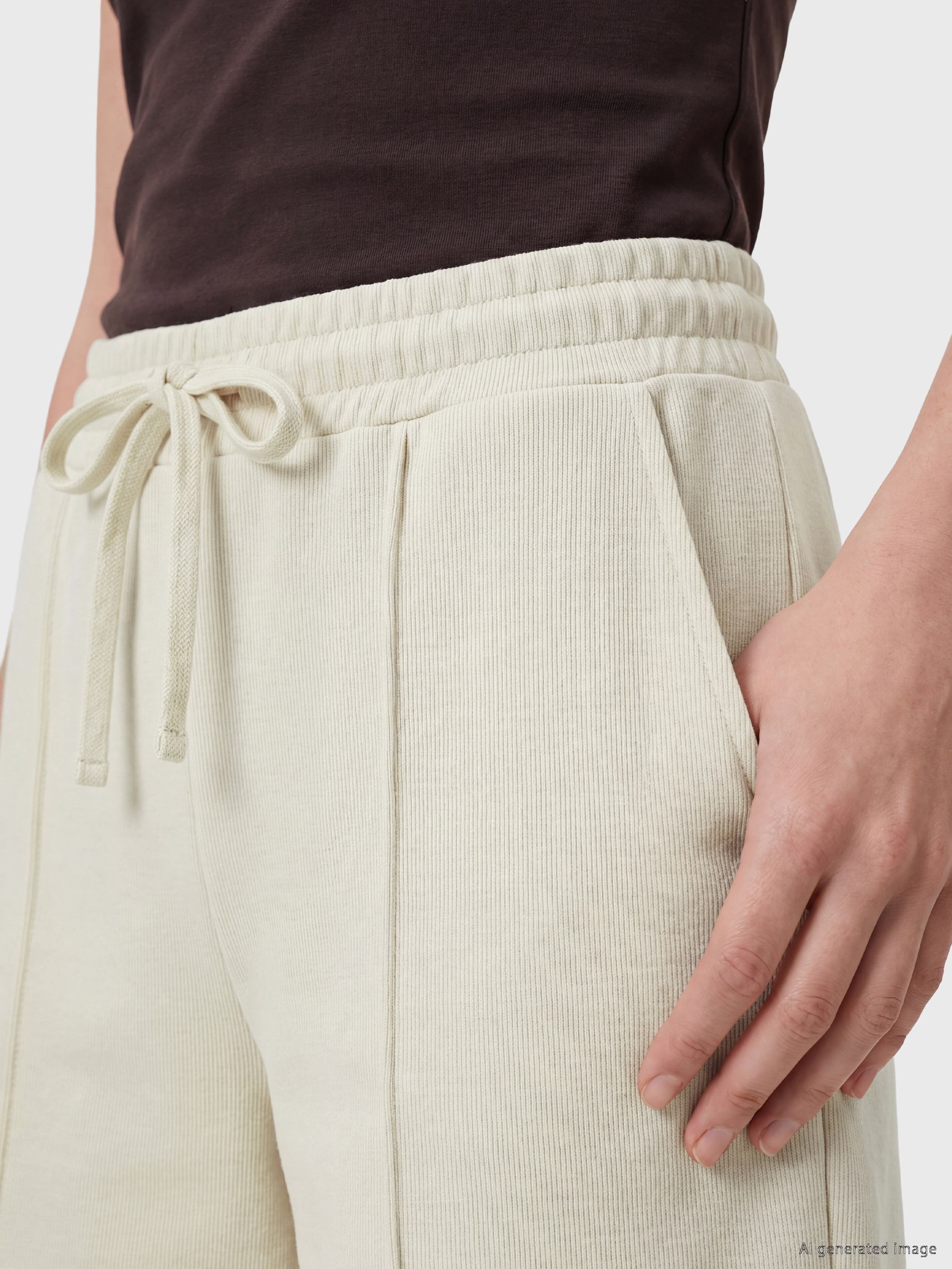 LCW Comfort Beli Lastikli Soft Touch Kadın Şort görsel 3