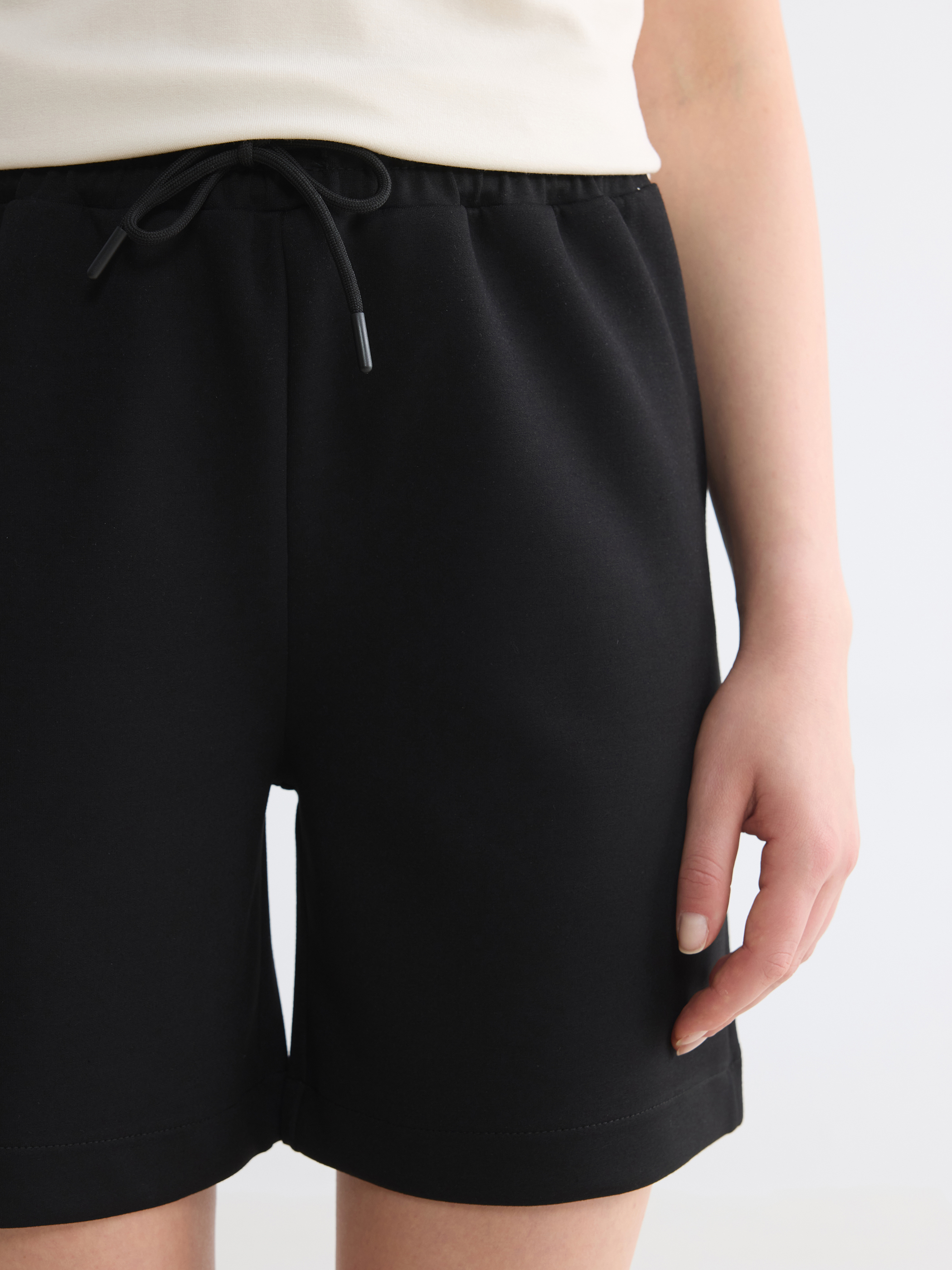 LCW Comfort Beli Lastikli Soft Touch Kadın Şort görsel 3