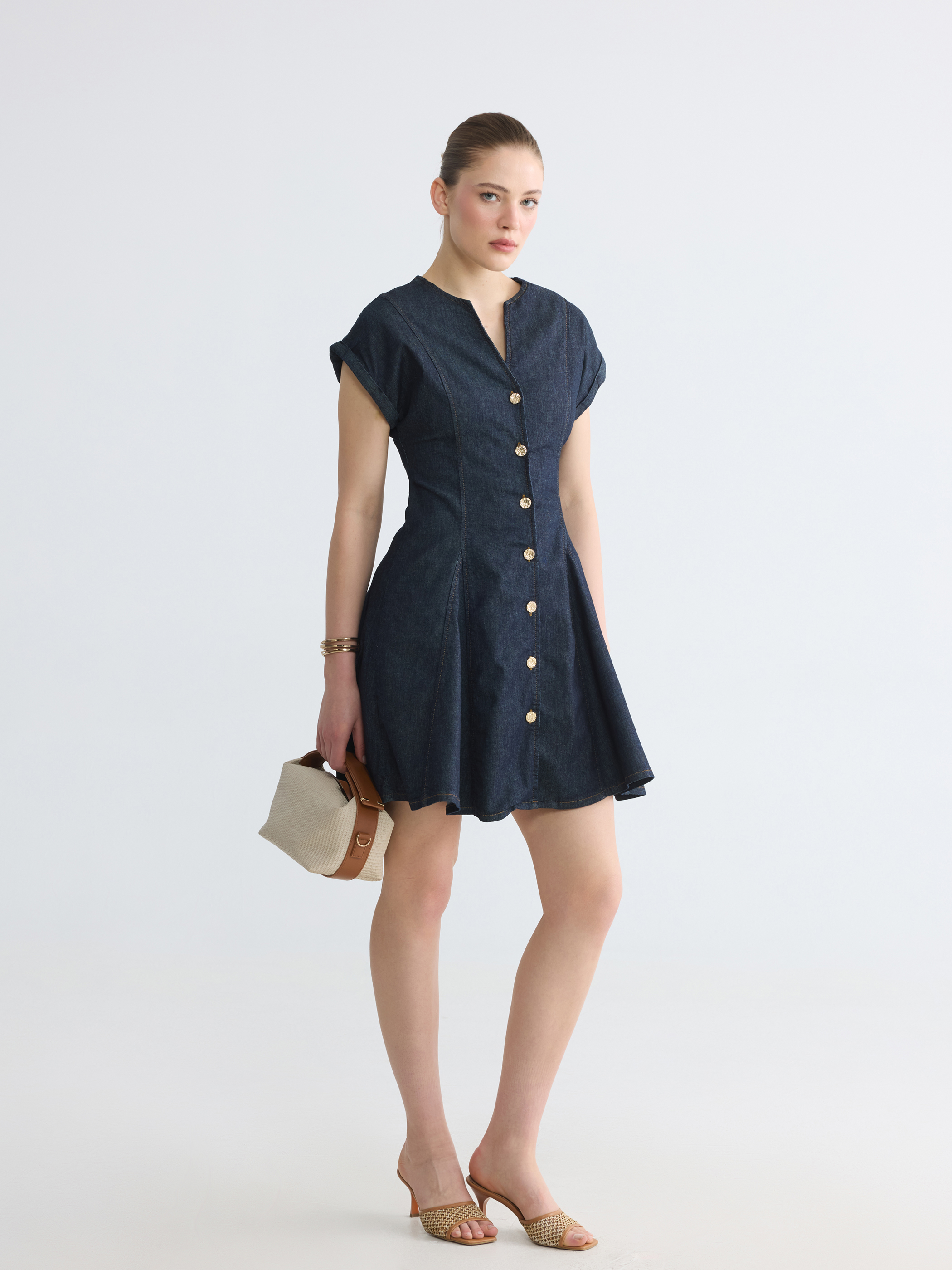 LCW Comfort Kaçık Yaka Mini Jean Elbise görsel 2