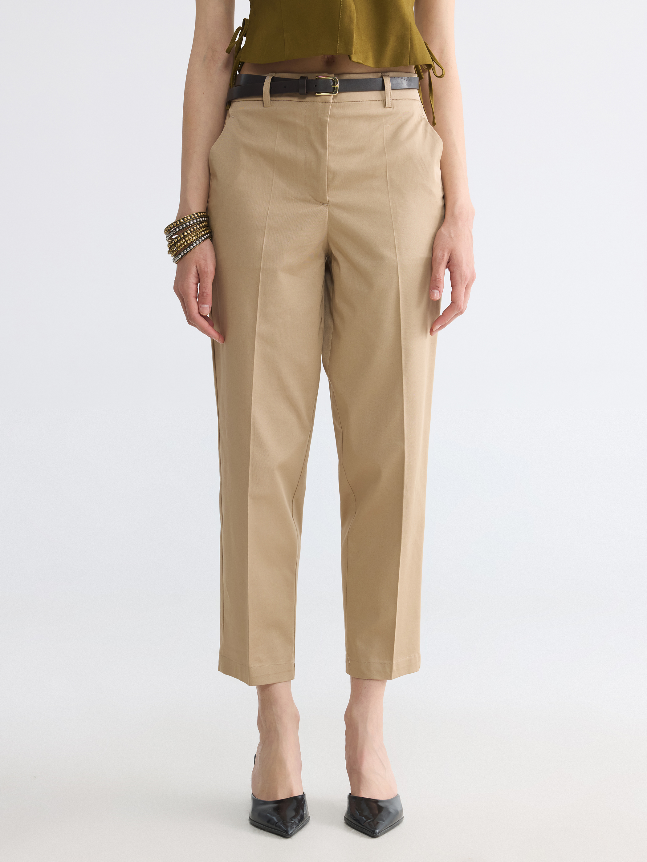 LCWAIKIKI Classic Beli Kemerli Gabardin Kadın Pantolon görsel 2