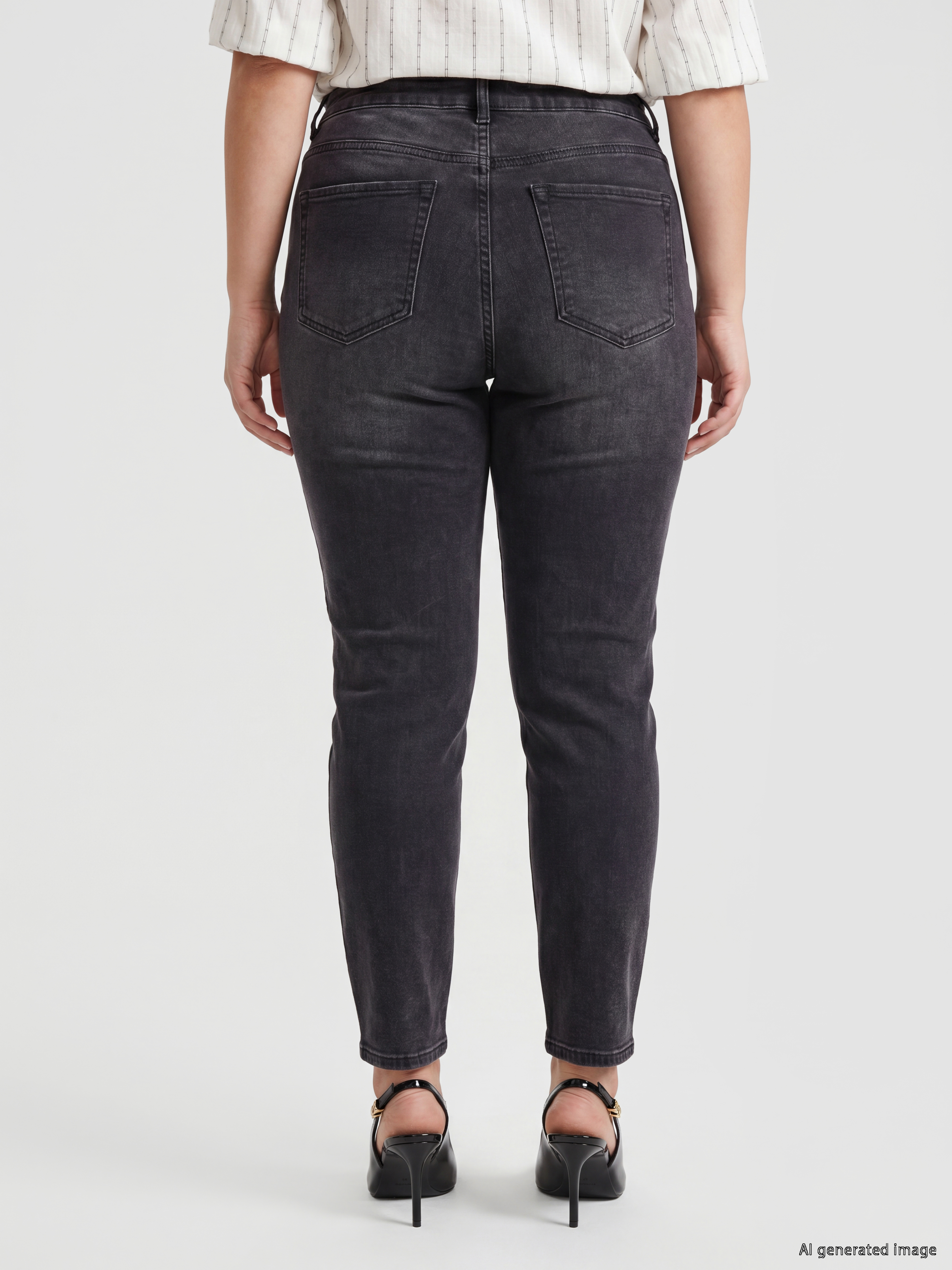 LCW Grace Straight Fit Kadın Jean Pantolon görsel 4