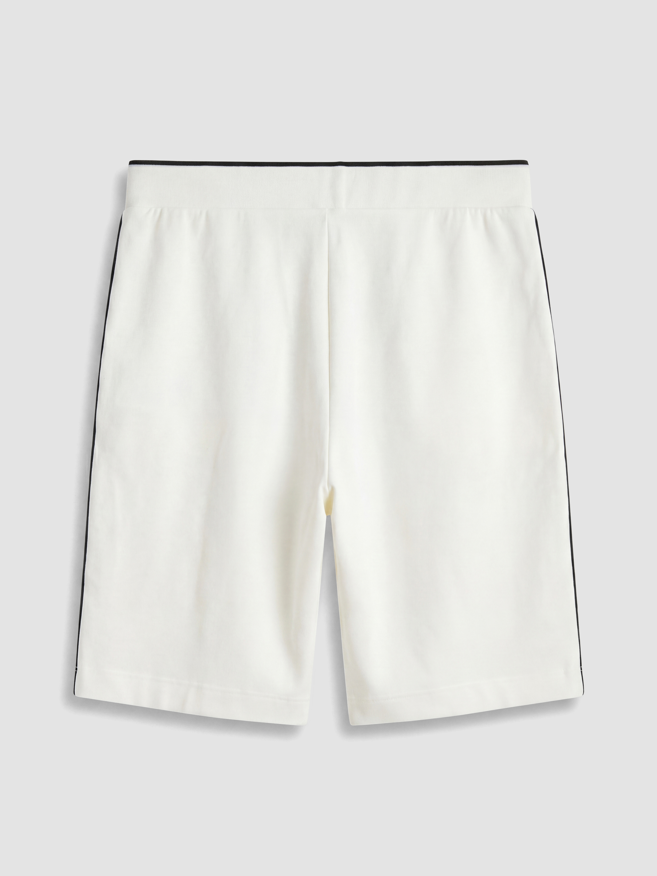 LCWAIKIKI Classic Beli Lastikli Şeritli Kadın Şort görsel 6