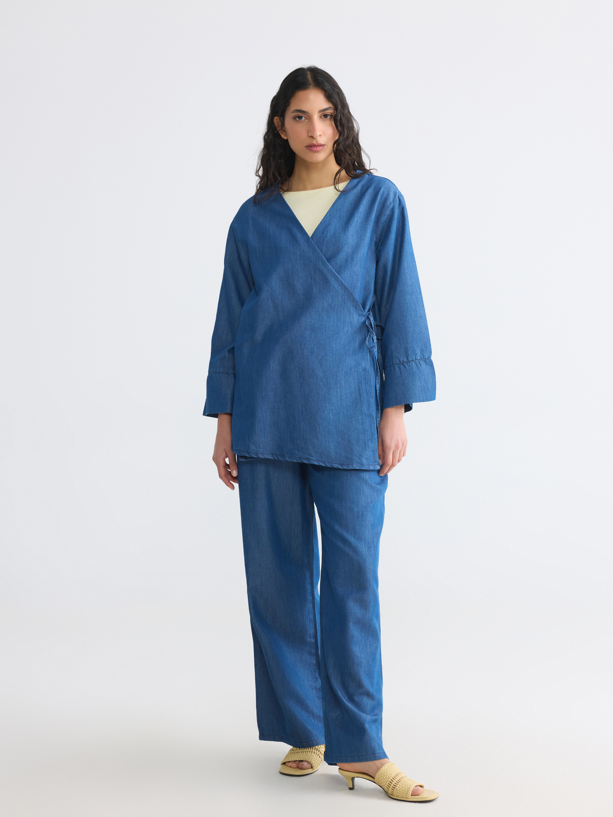 LCW Modest Kruvaze Yaka Kadın Jean Kimono görsel 2