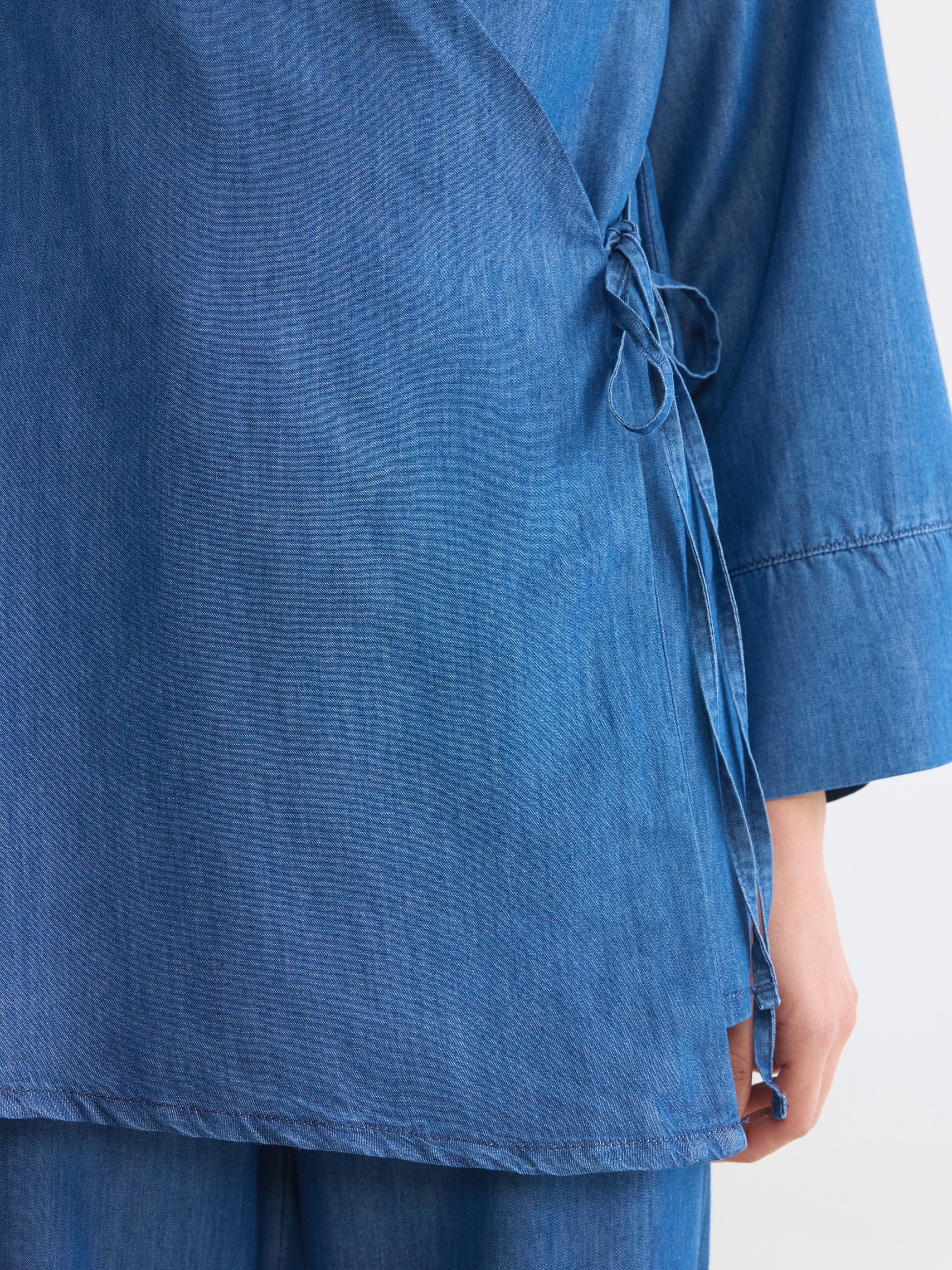 LCW Modest Kruvaze Yaka Kadın Jean Kimono görsel 3