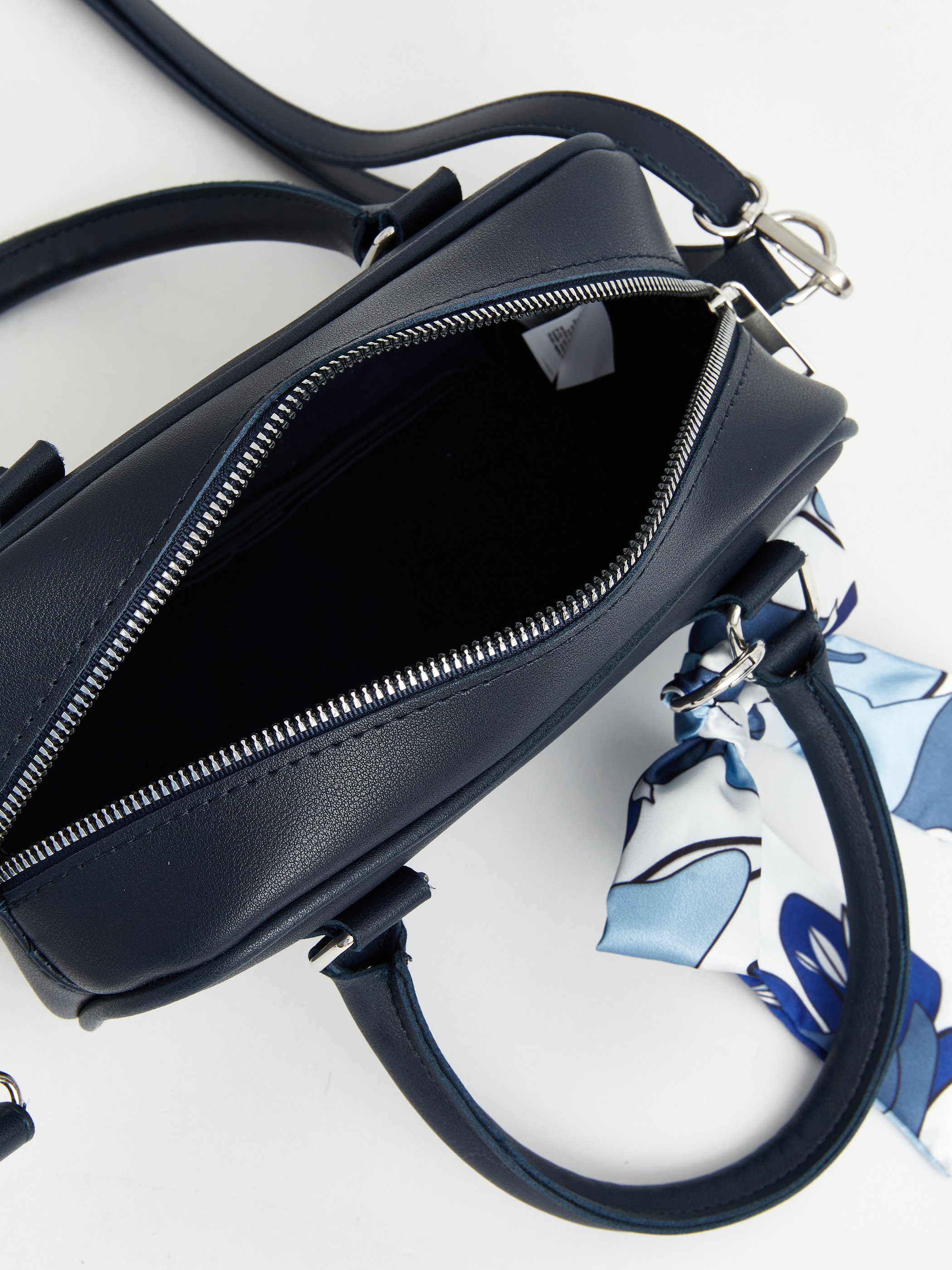 LCW ACCESSORIES Fularlı Deri Görünümlü Kadın Omuz Çantası görsel 5