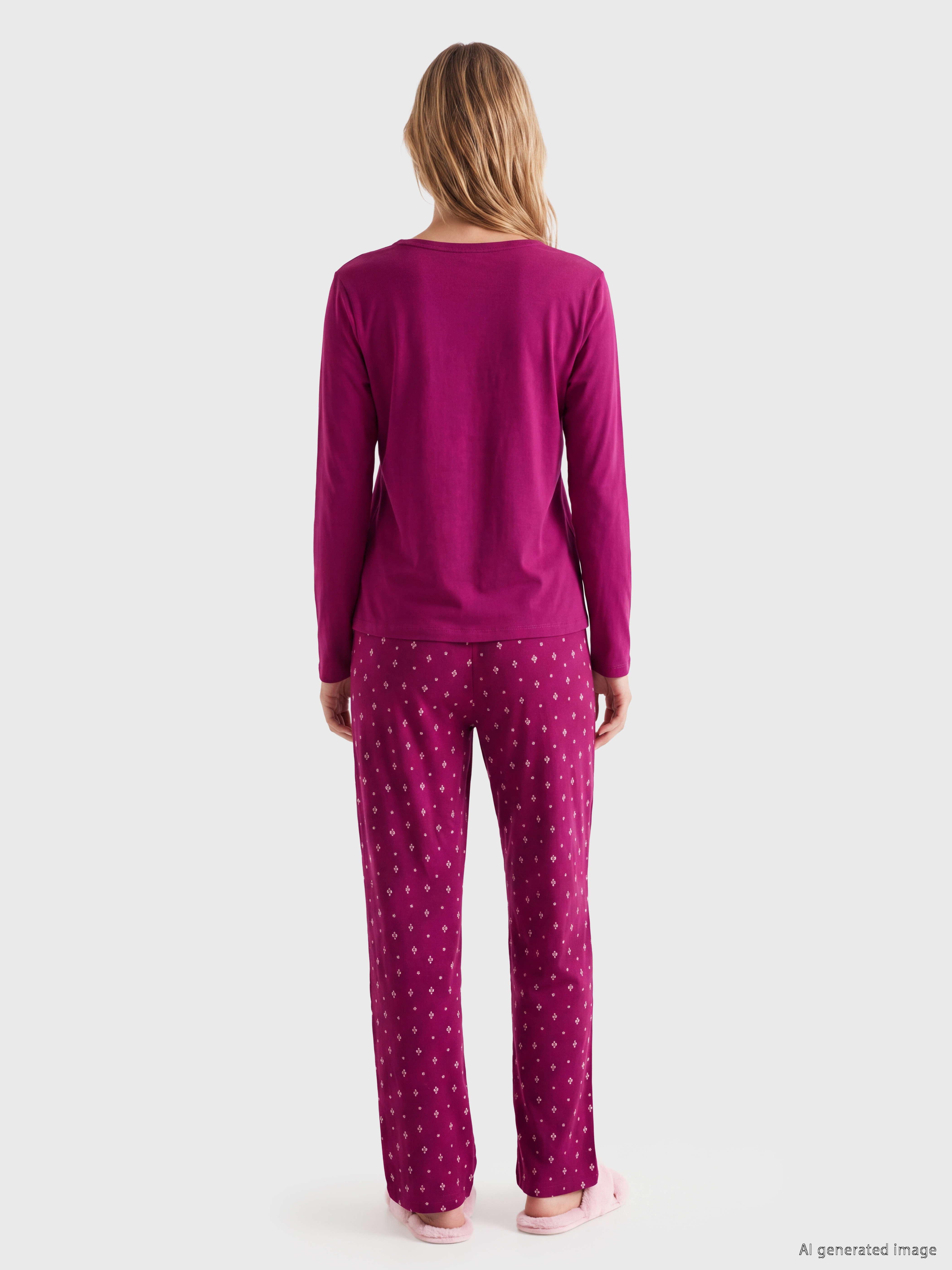 LCW DREAM V Yaka Baskılı Kadın Pijama Takımı görsel 4