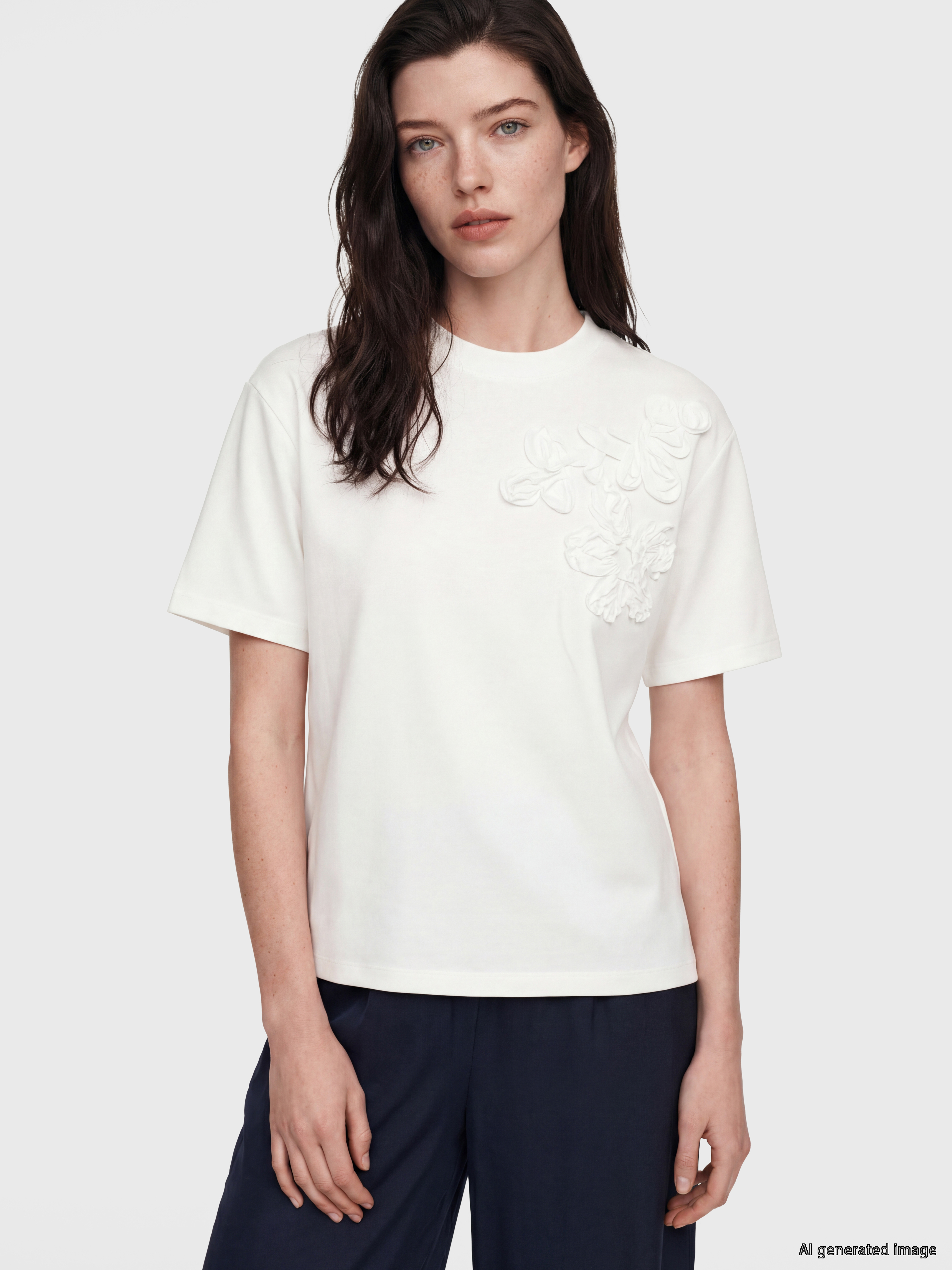 LCW Comfort Soft Touch Çiçek Aplikeli Bluz