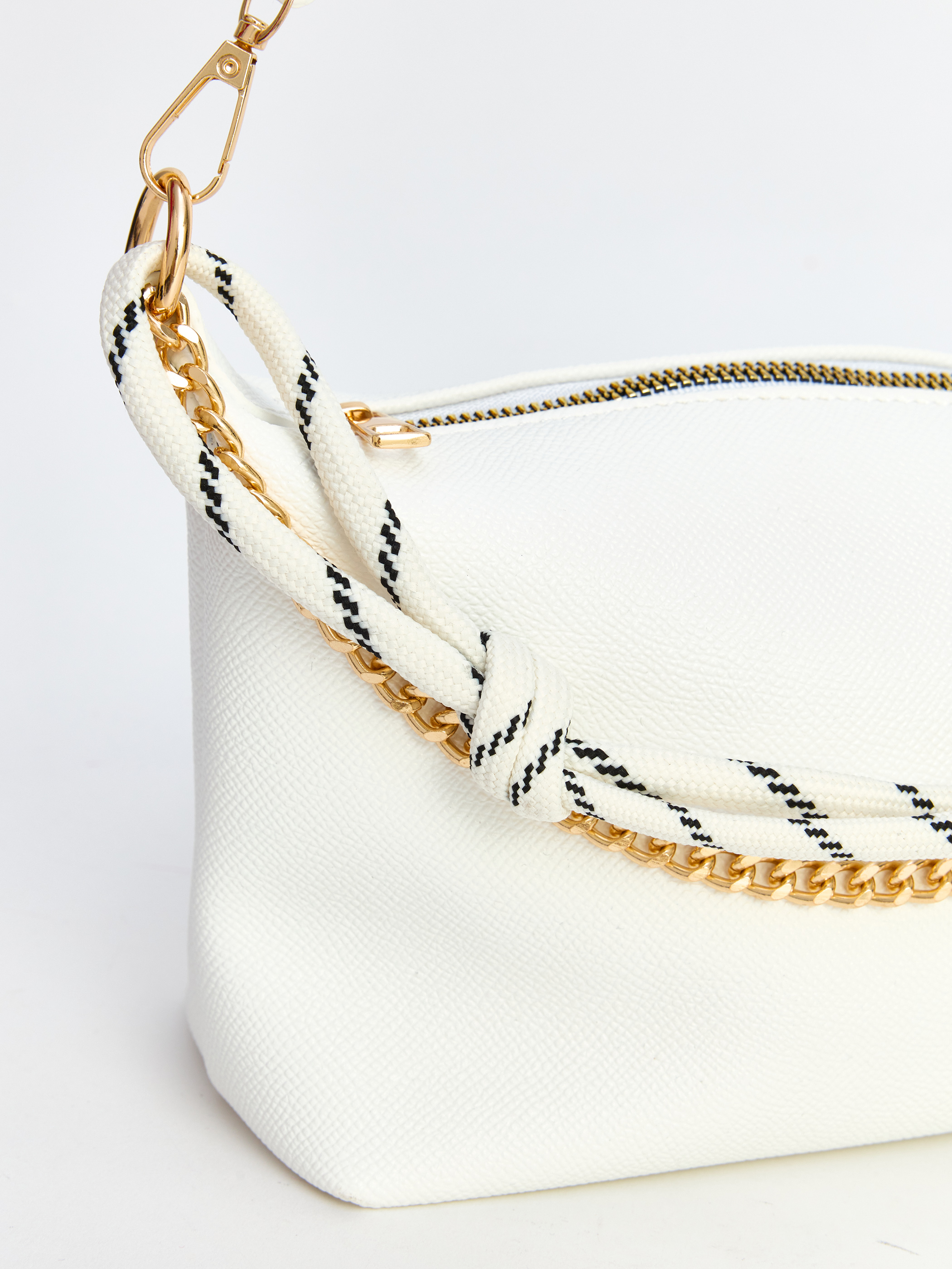 LCW ACCESSORIES Zincir Detaylı Deri Görünümlü Kadın Omuz Çantası görsel 4