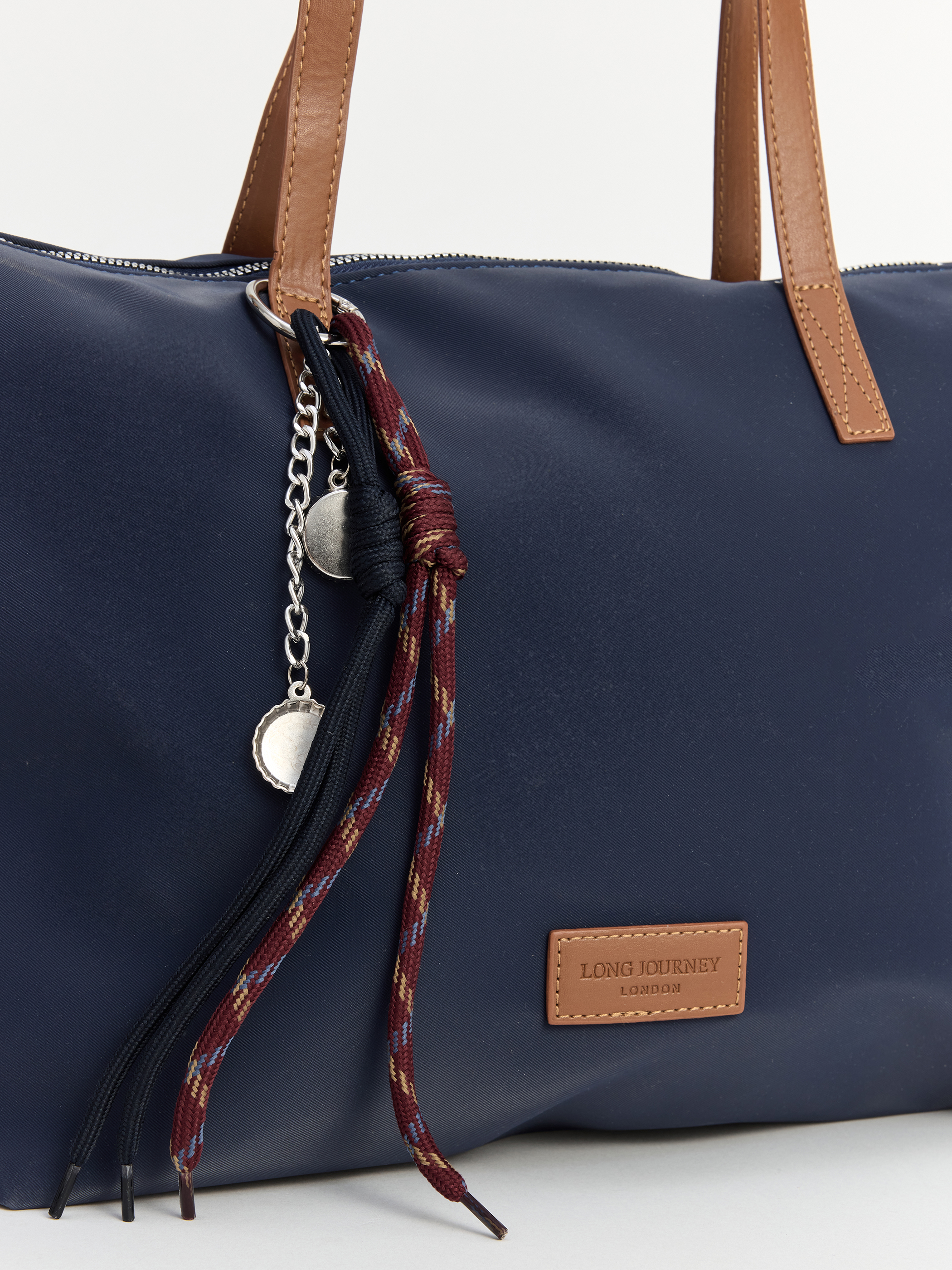 LCW ACCESSORIES Charmlı Kadın Omuz Çantası görsel 5