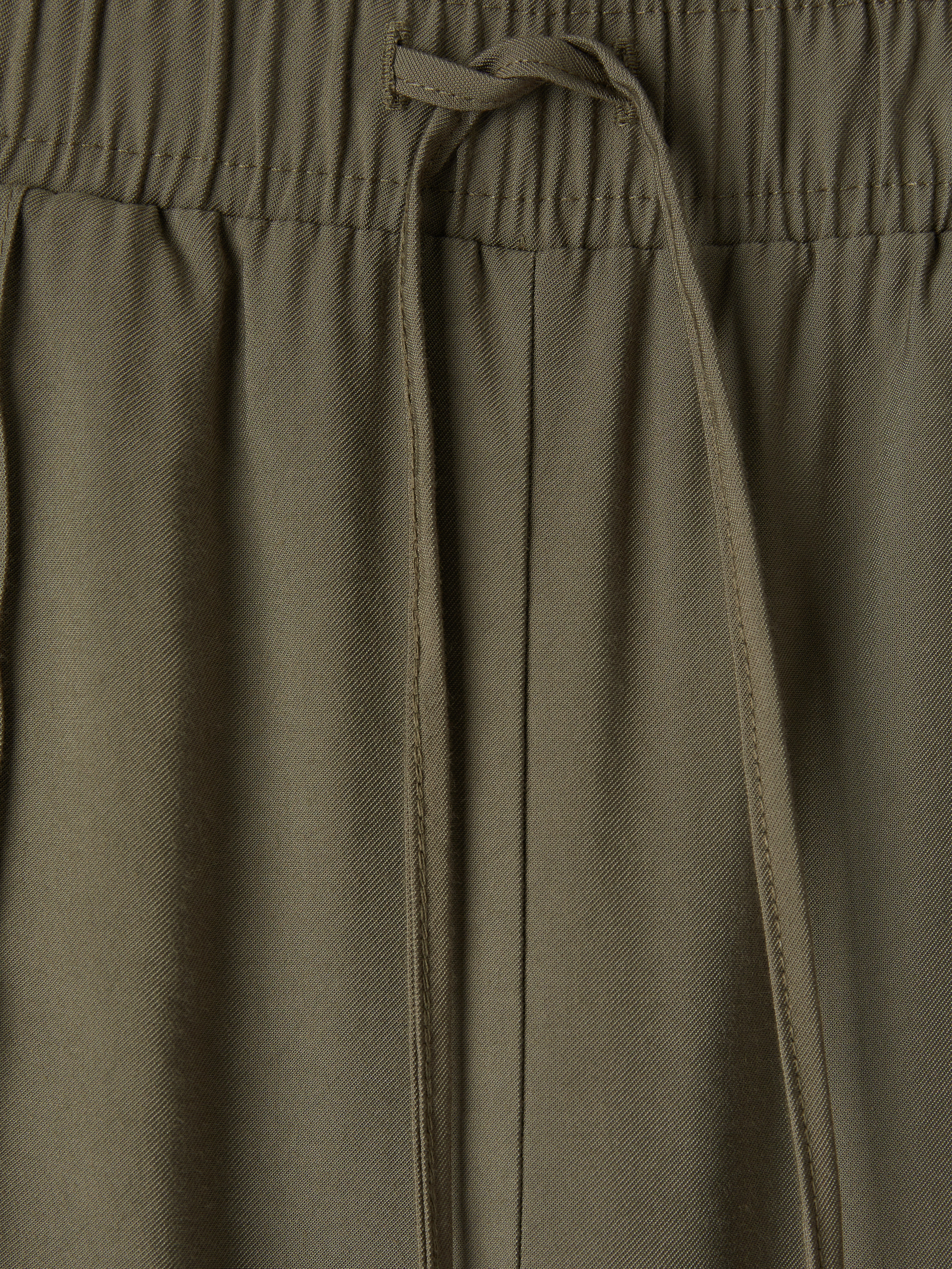 LCWAIKIKI Classic Beli Lastikli Geniş Paça Kadın Pantolon görsel 6