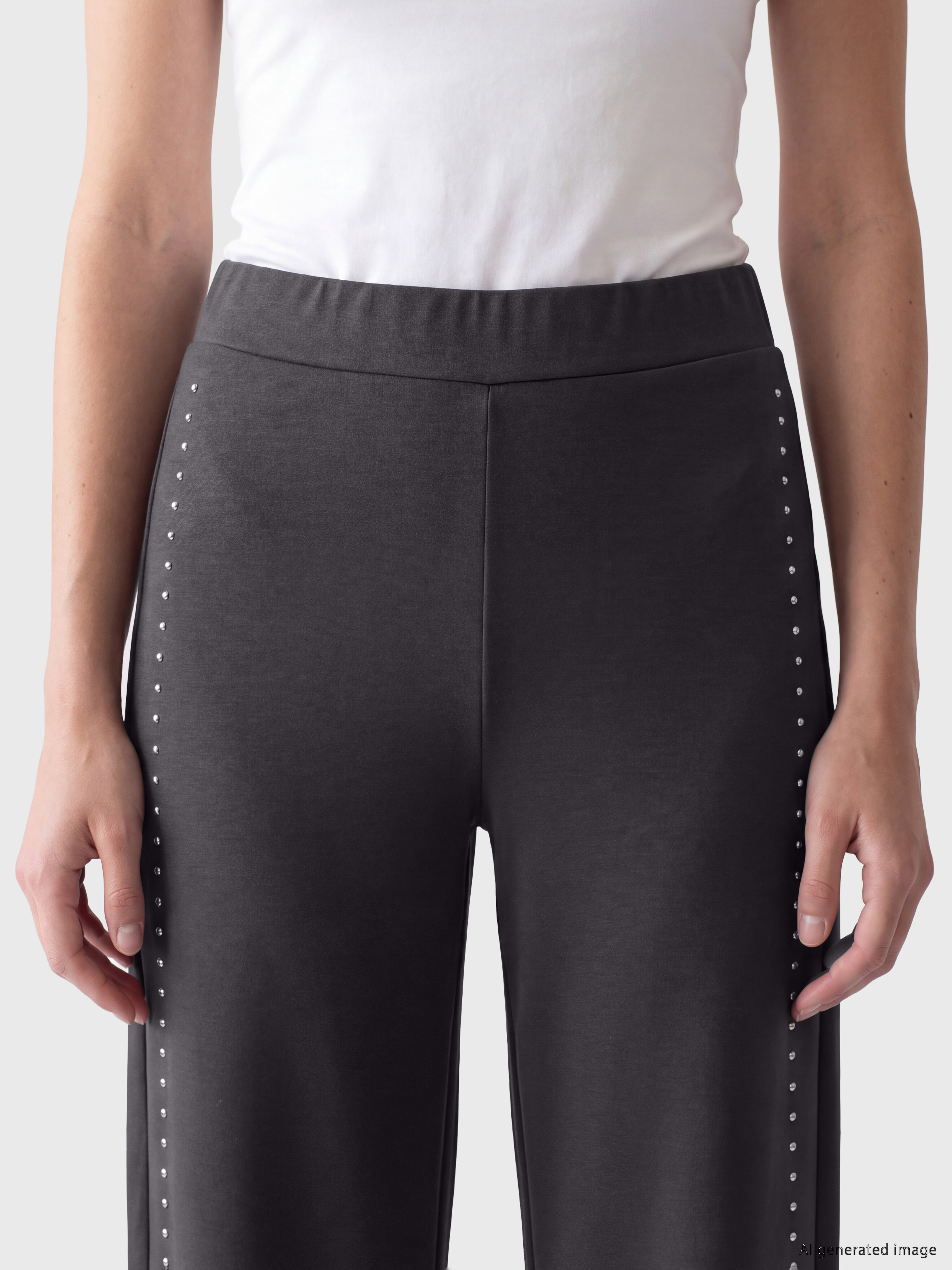 LCW Modest Zımba Detaylı Soft Touch Kadın Eşofman Altı görsel 3