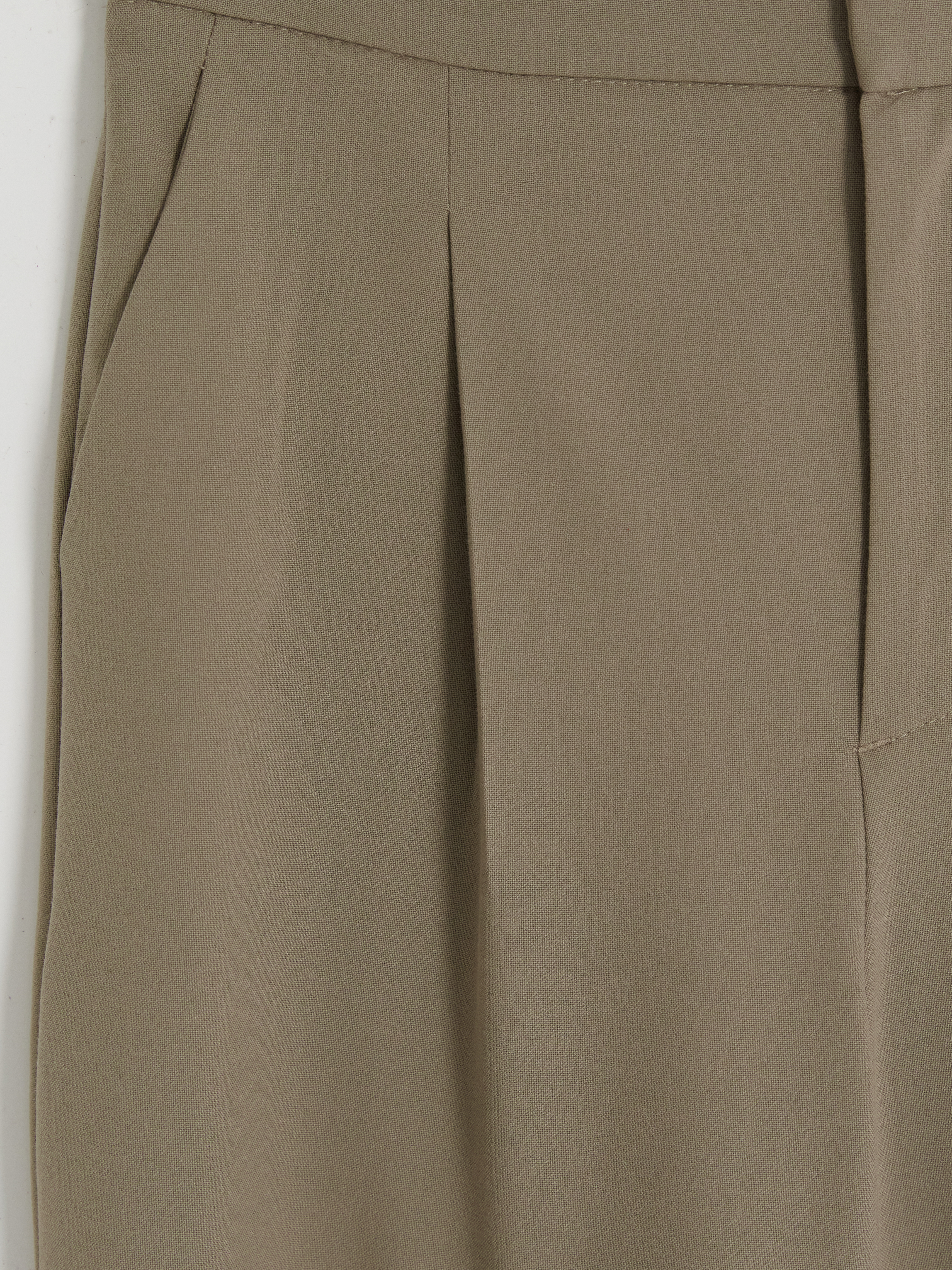 LCW Comfort Regular Fit Kadın Pileli Kumaş Pantolon görsel 6
