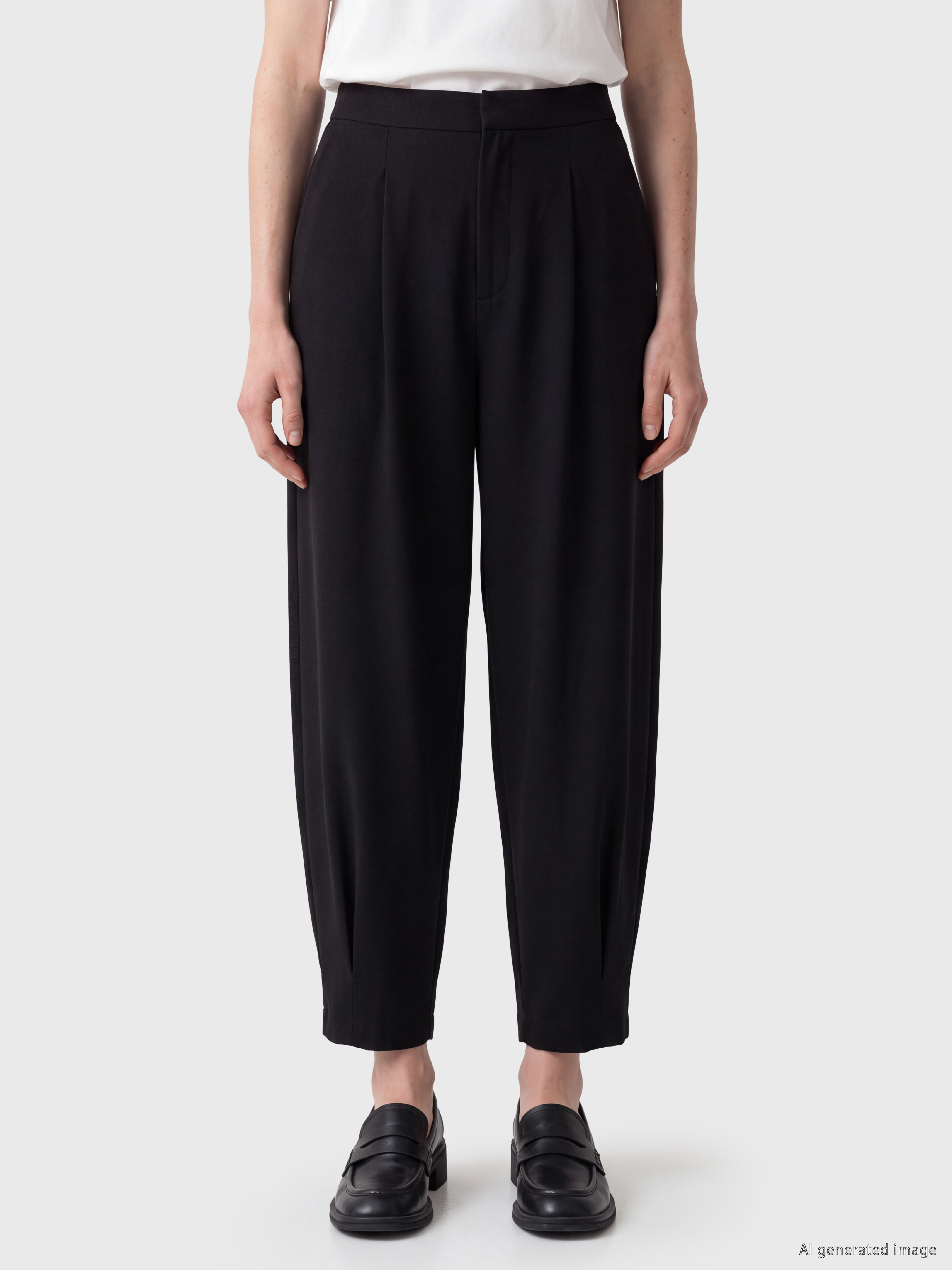 LCW Comfort Regular Fit Kadın Pileli Kumaş Pantolon görsel 2