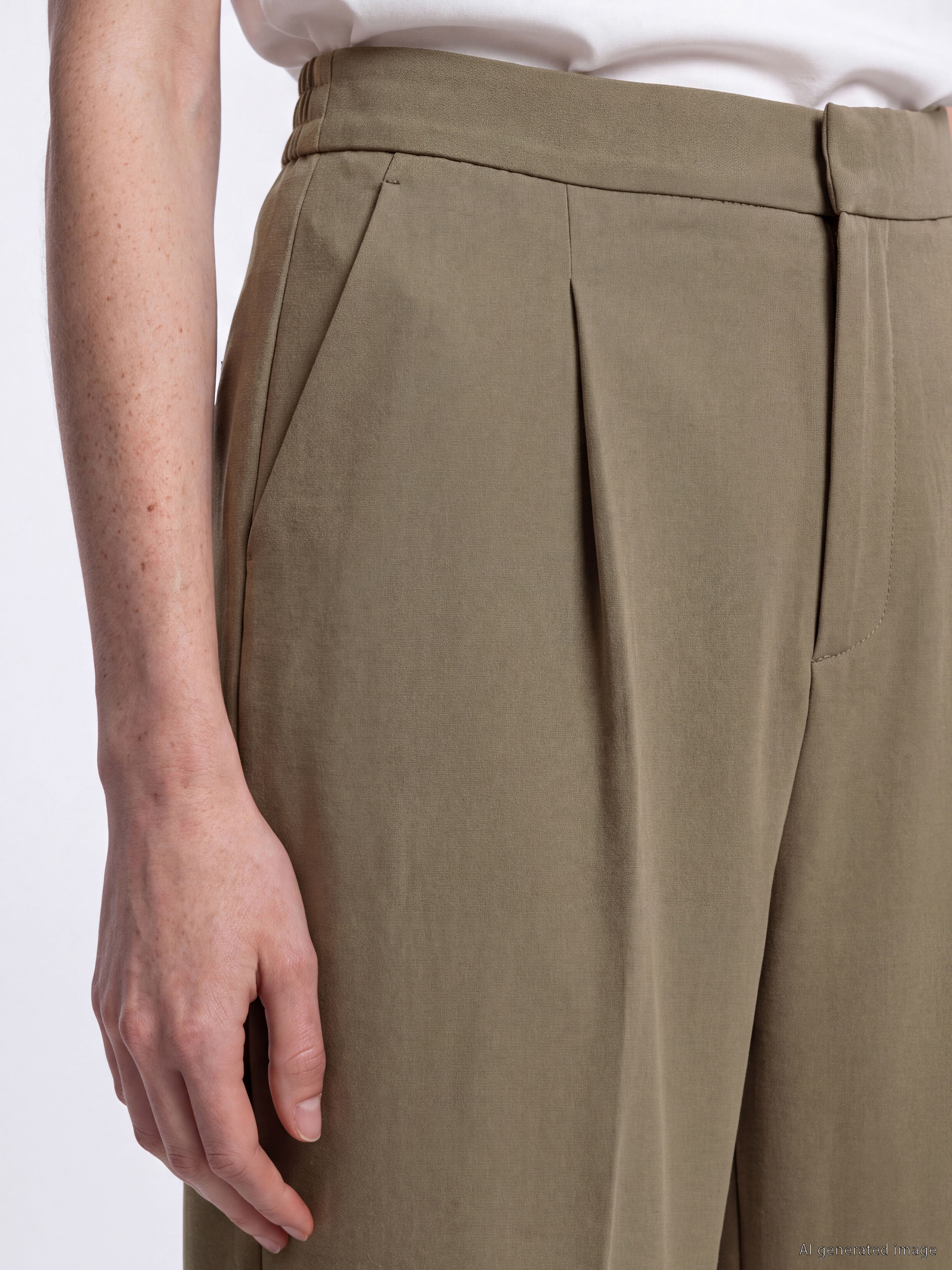 LCW Comfort Regular Fit Kadın Pileli Kumaş Pantolon görsel 3