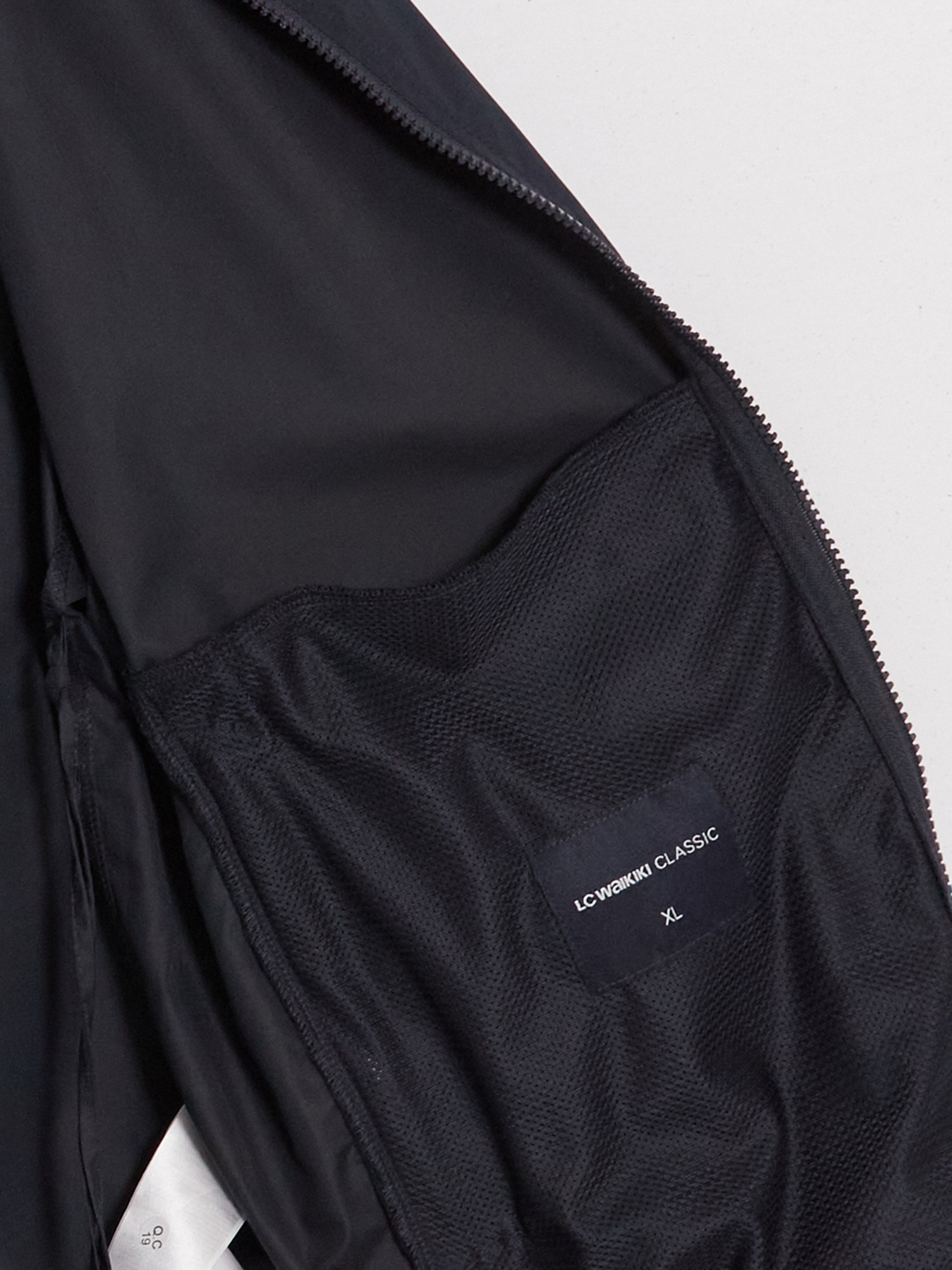 LCWAIKIKI Classic Regular Fit Kapüşonlu Erkek Yağmurluk görsel 6