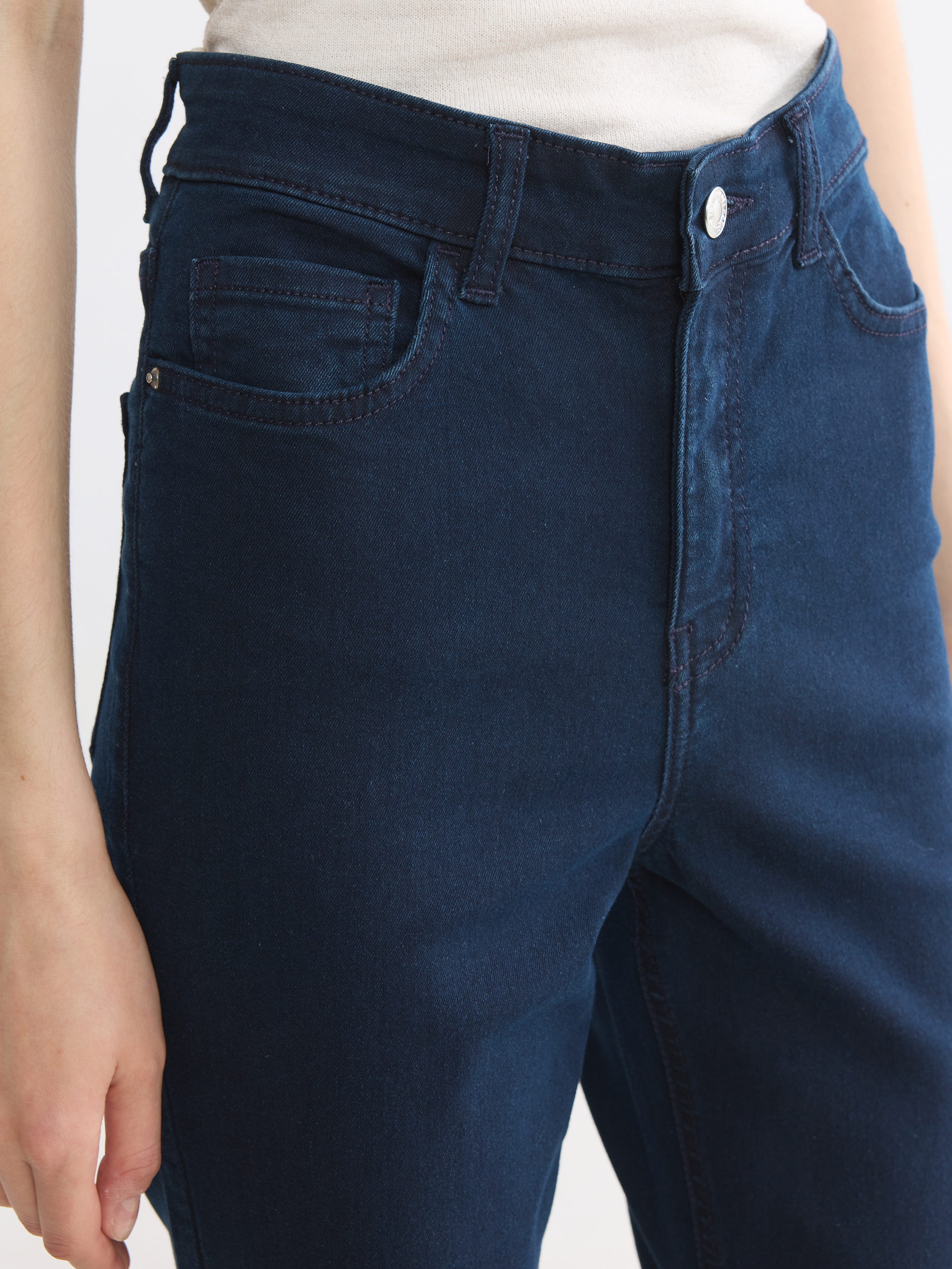 LCWAIKIKI Classic Yüksek Bel Slim Mom Kadın Jean Pantolon görsel 3