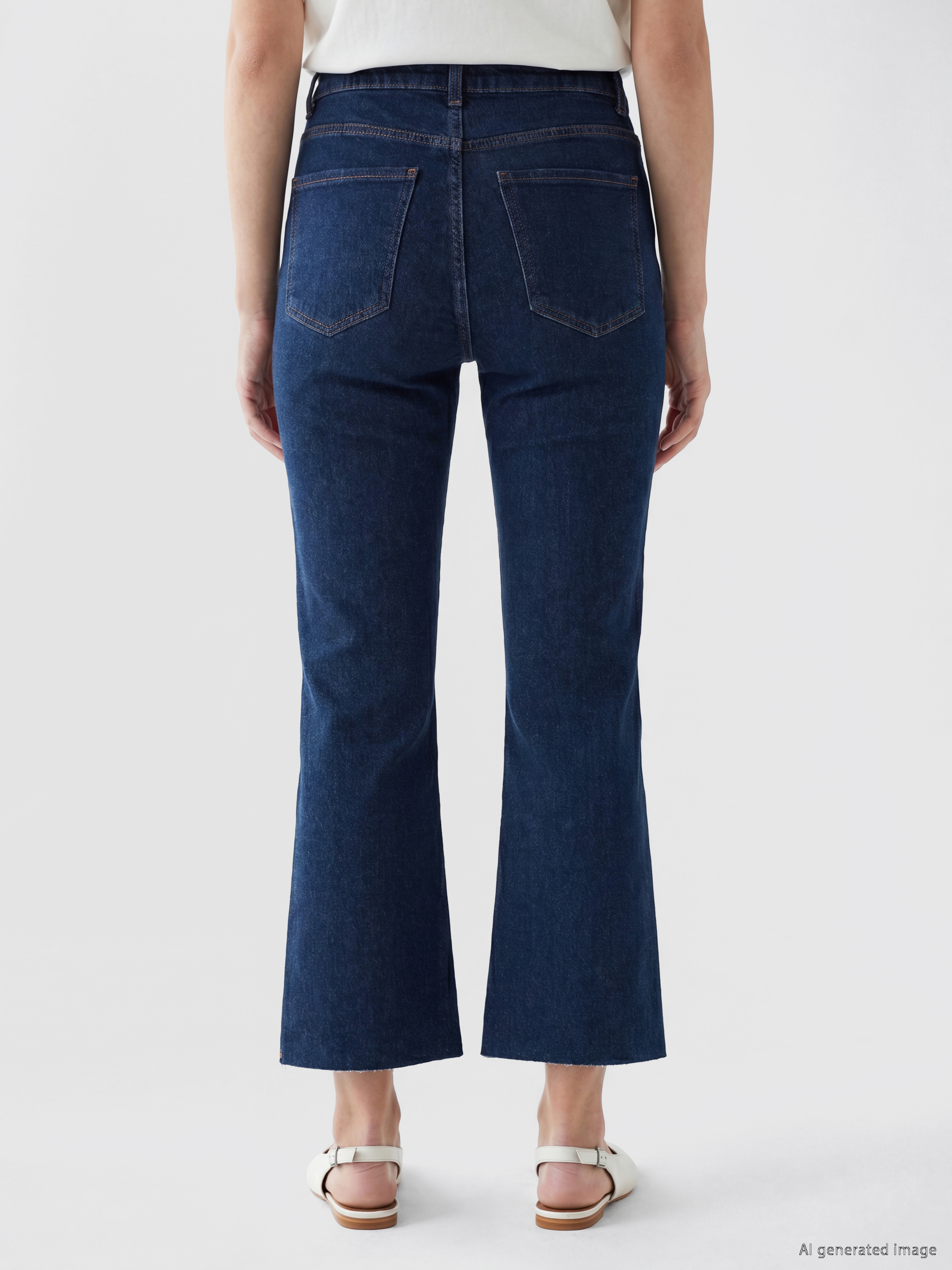 LCW Jeans Crop Flare Kadın Jean Pantolon görsel 4